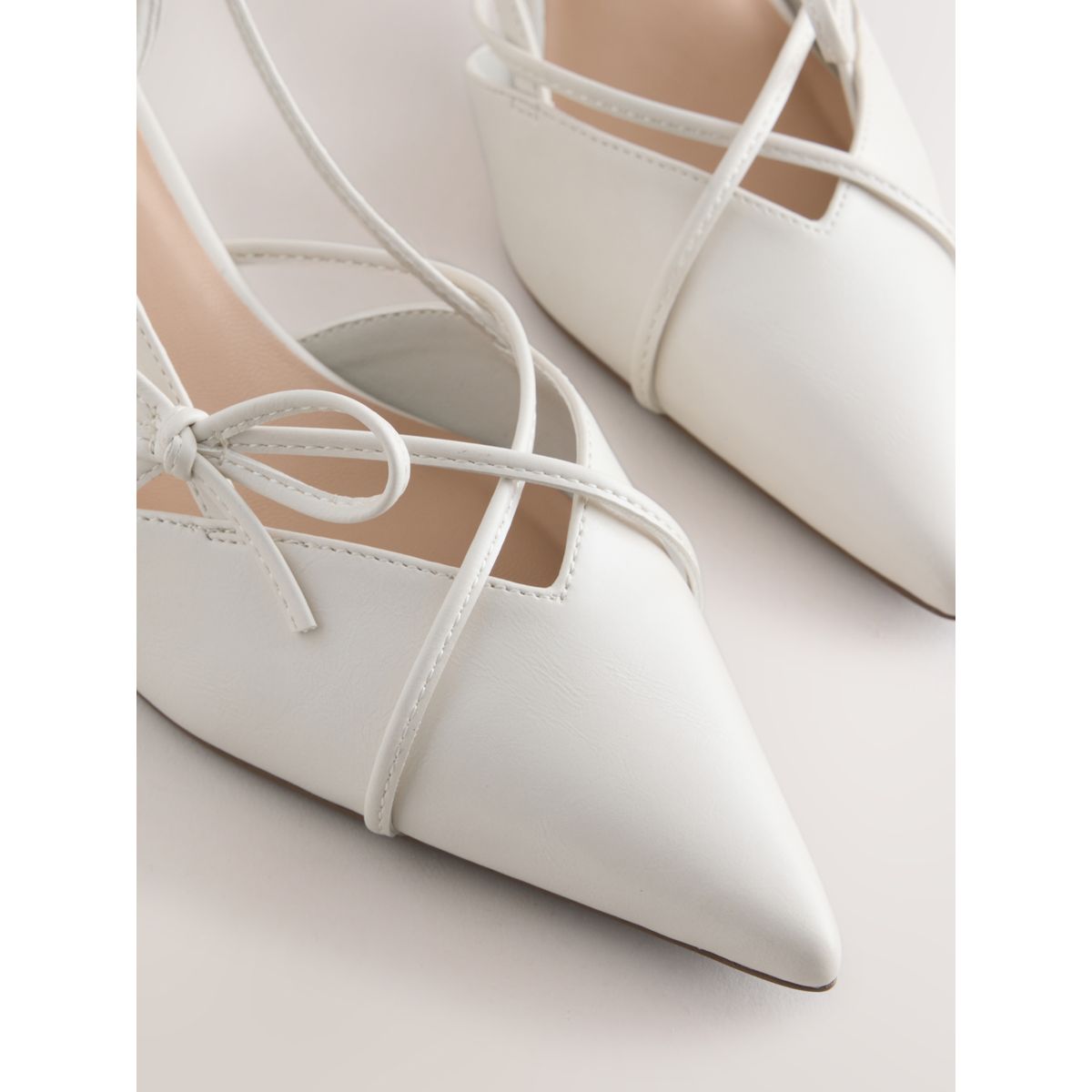 Chaussures en 2 parties à talons et découpes os, NEXT