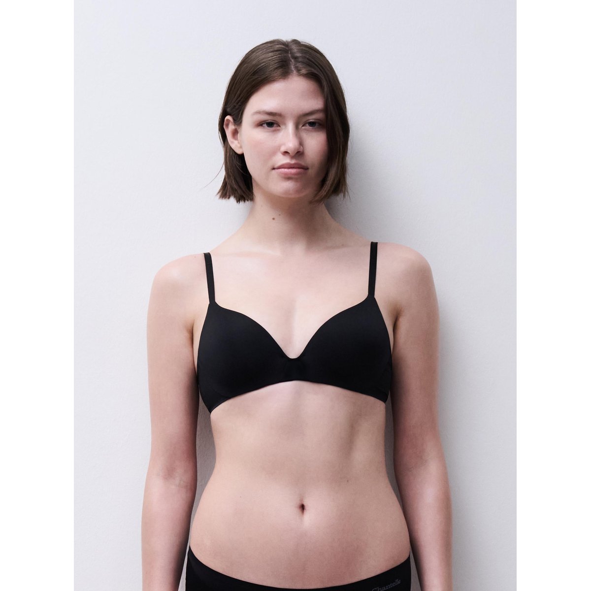 Soutien-gorge sans armature triangle coques ESSENTIALL noir, CHANTELLE