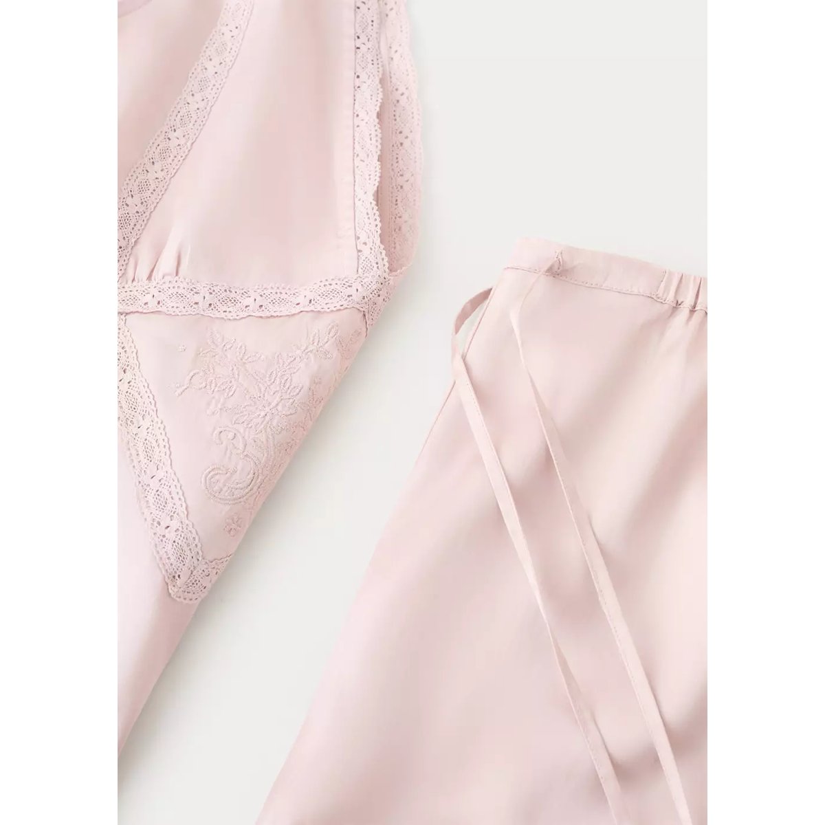 Haut de pyjama finition brodée rose pâle, MANGO