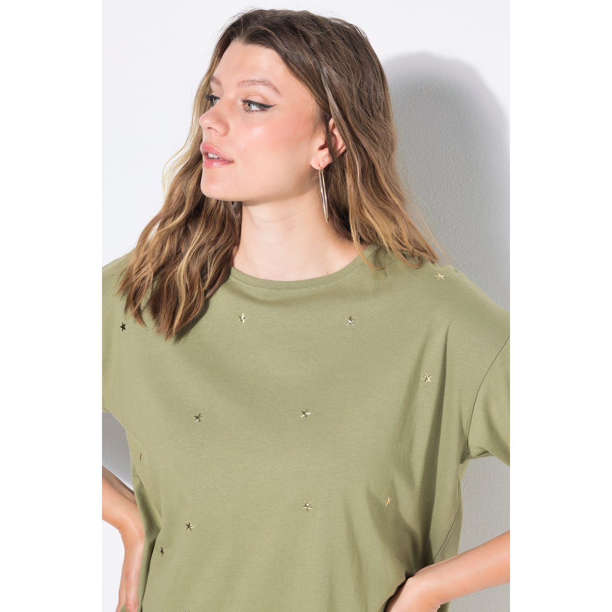 T-shirt oversize à rivets en forme d'étoile vert nature clair, STUDIO UNTOLD