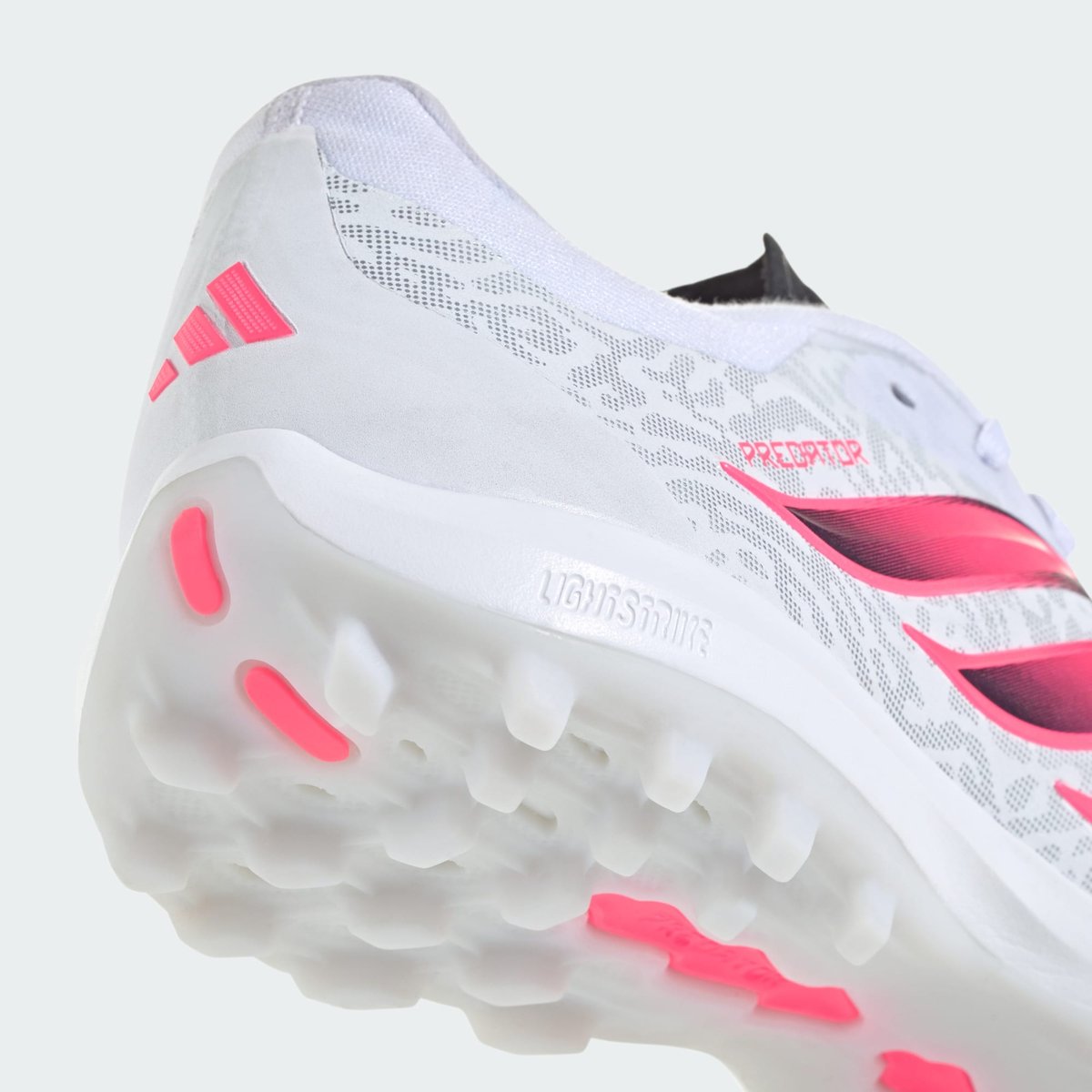 Chaussure De Football Predator Pro Turf Chaussure De Football Predator Pro Turf cloud white / solar turbo / core black, adidas Performance