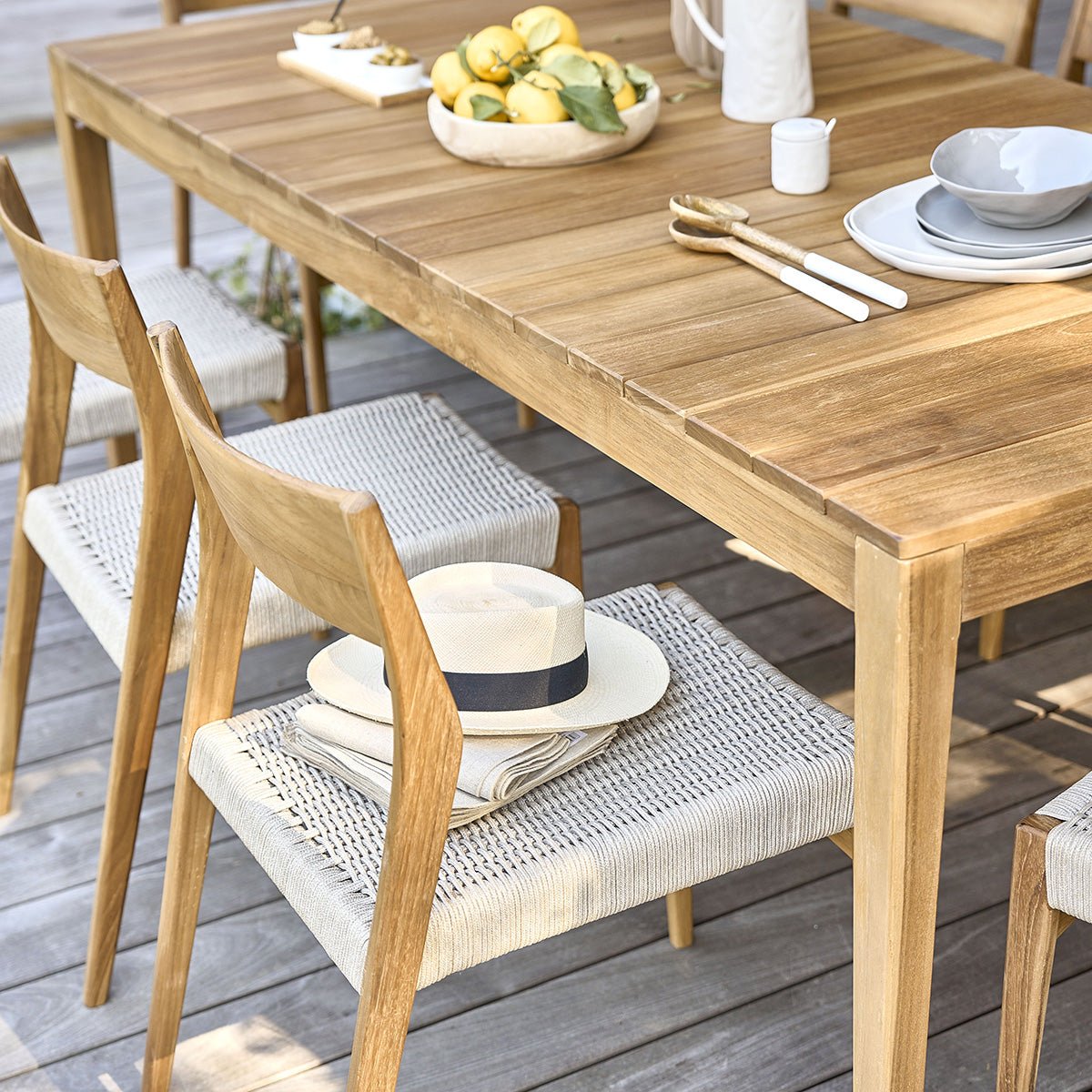Table de jardin en teck massif 8 places  LIVIE naturel, BERAH GETAH
