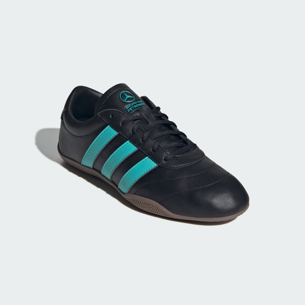 Chaussure Grand Court Lo Mercedes Amg Petronas F1 Team core black / semi mint rush / gum, adidas Performance