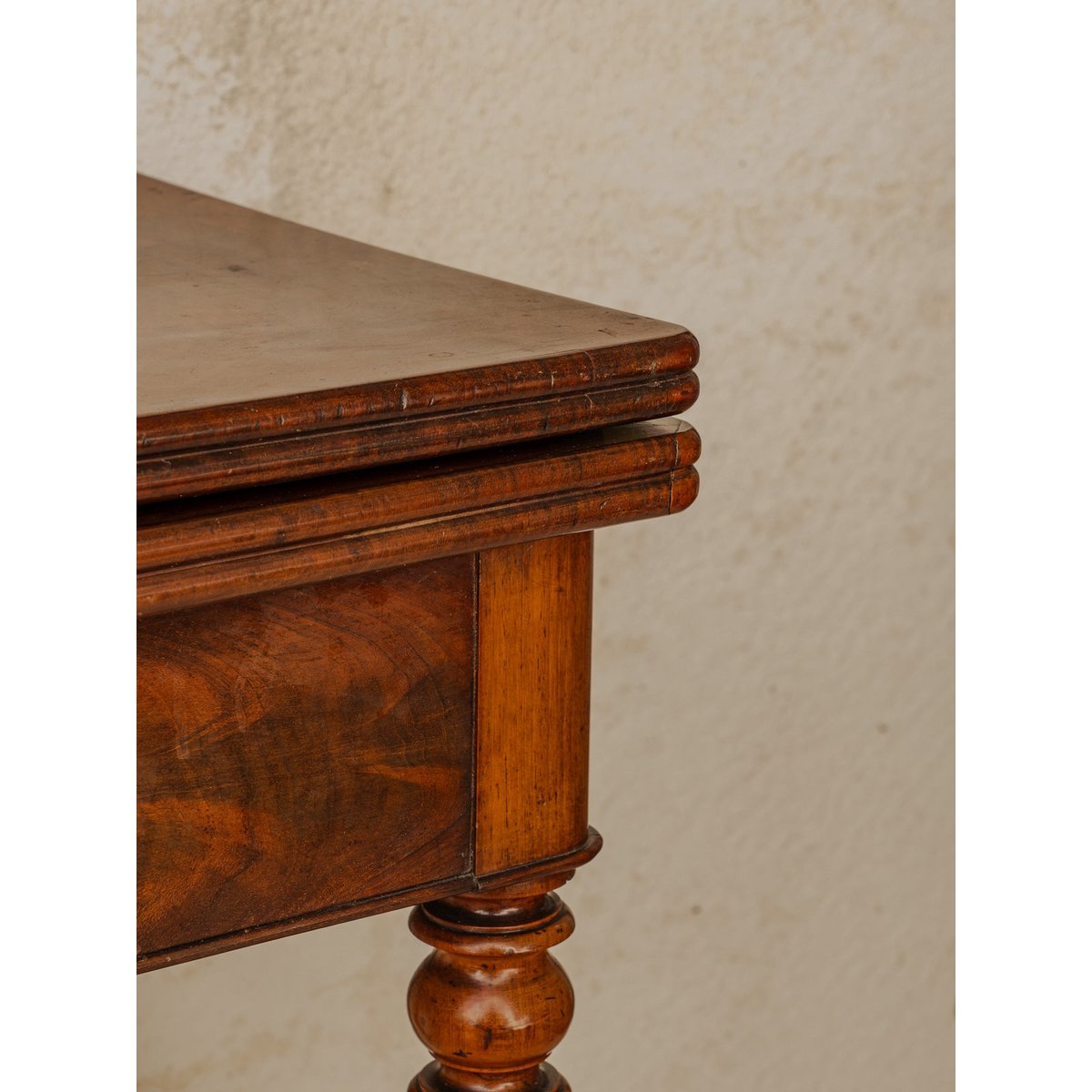 Table de jeu en acajou Francine N°849 - Bon état bois foncé, DEBONGOUT