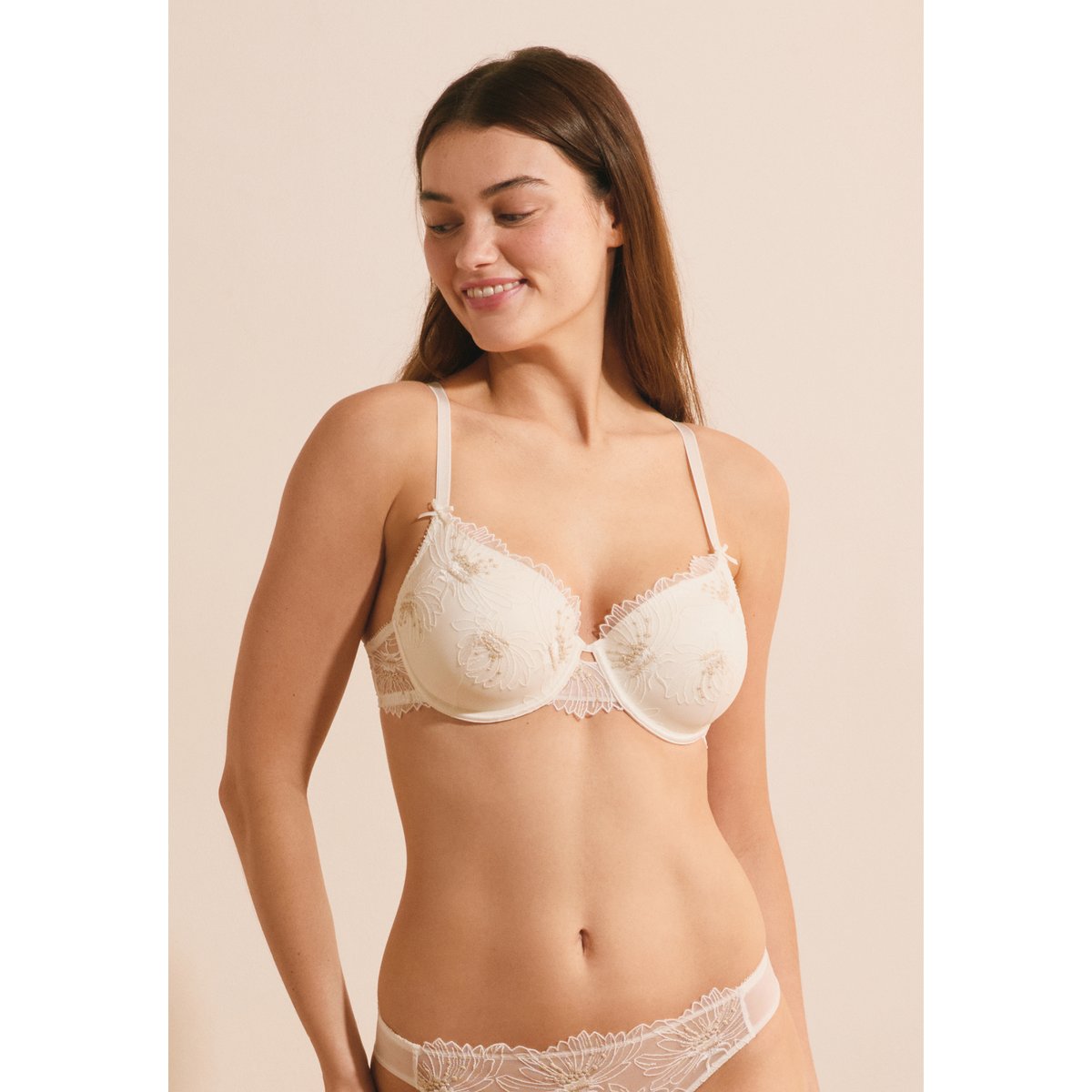 Soutien-gorge N.4 - Le coques fines en broderie florale FAVEUR ecru, ETAM