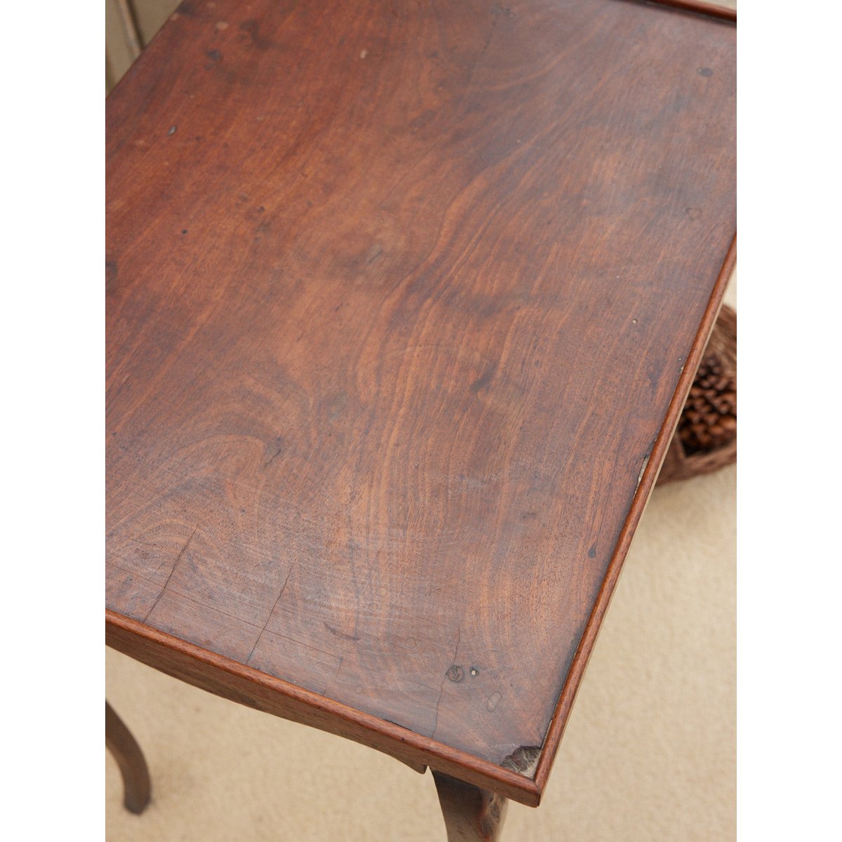 Petite table d'appoint en bois Francine N°1689 - Bon état bois foncé, DEBONGOUT