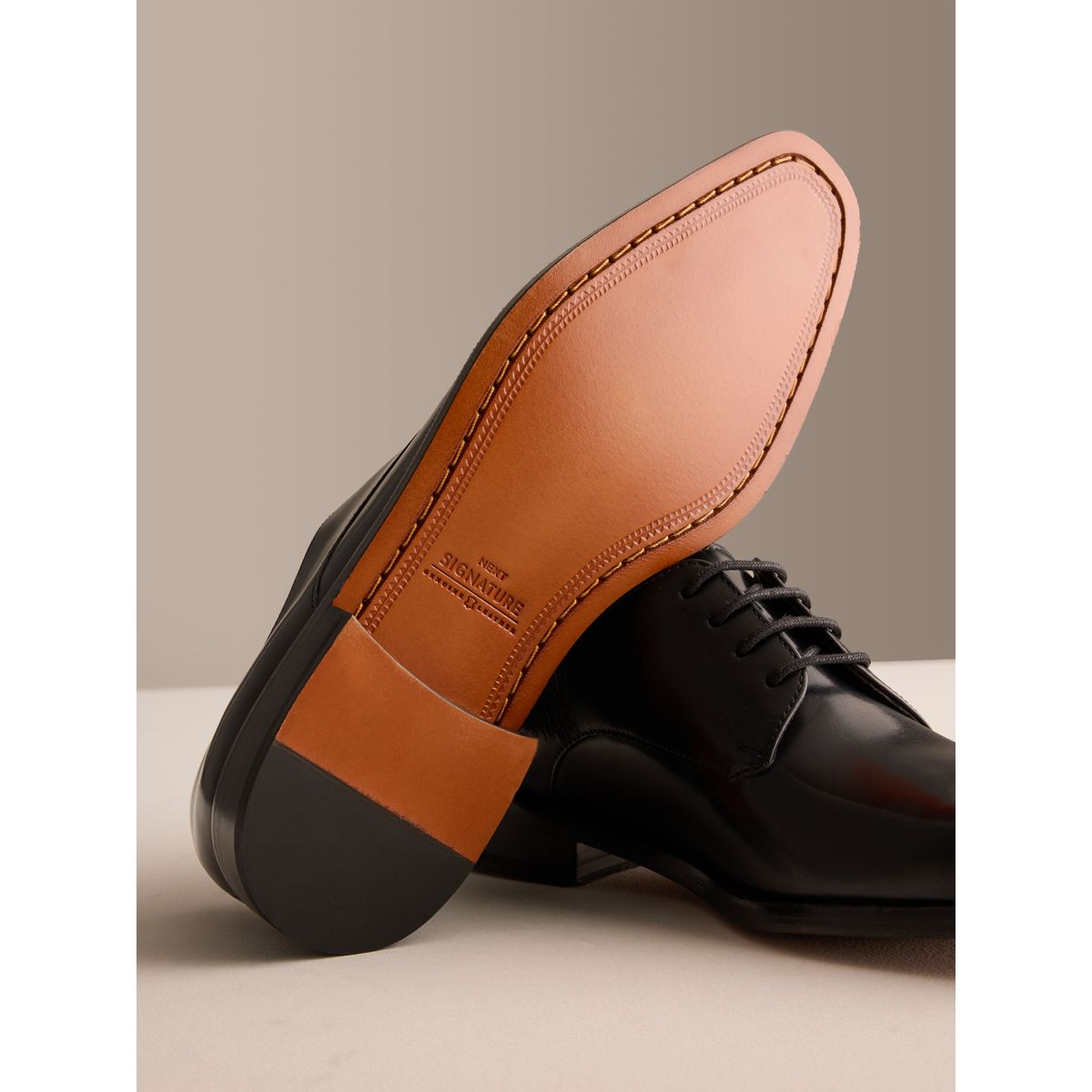 Chaussures derby avec semelle en cuir signature noir, NEXT