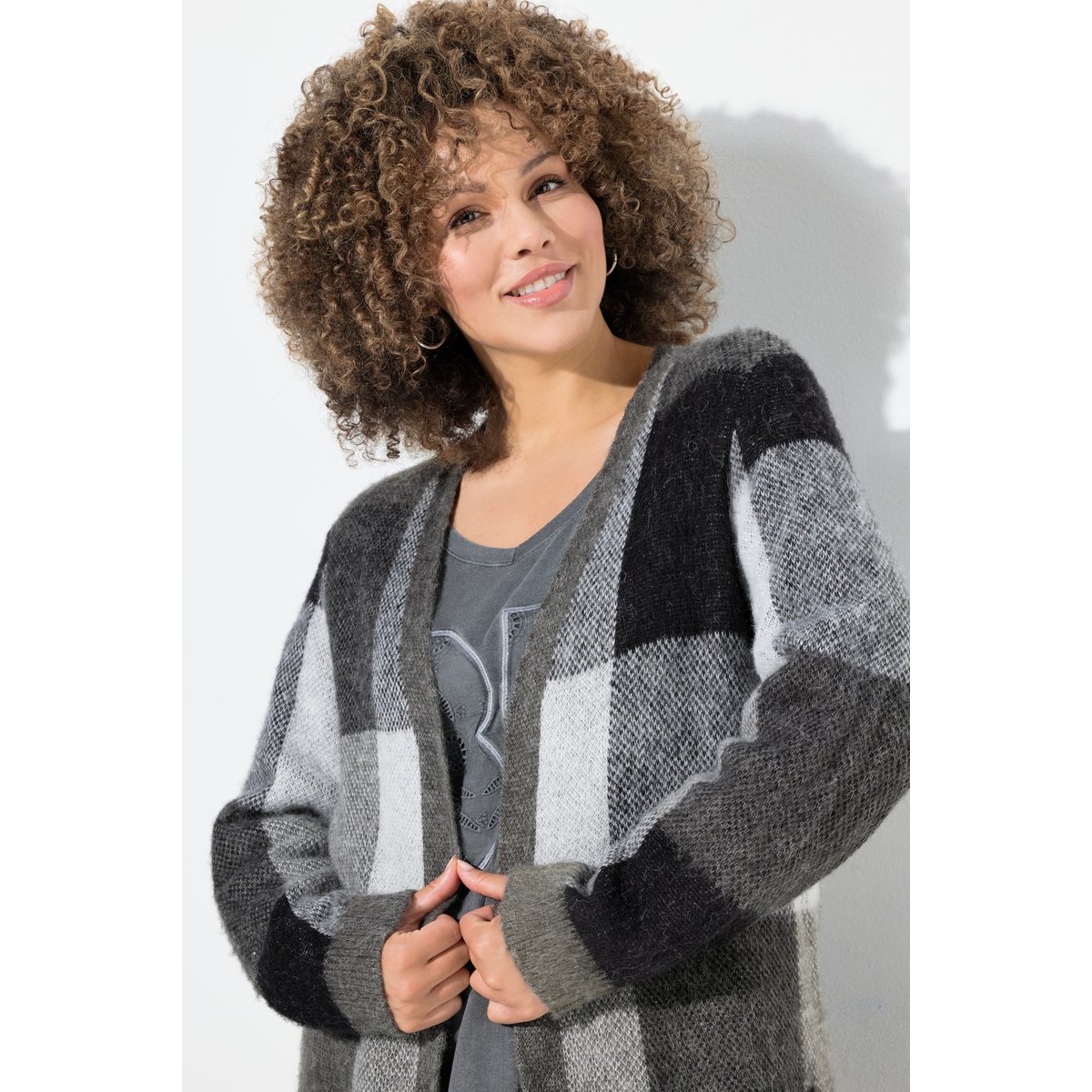 Cardigan long à carreaux gris graphite, ULLA POPKEN