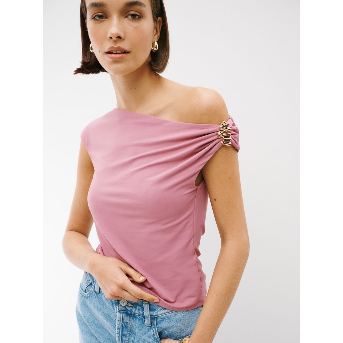 Haut doux asymétrique et finition métal rose, NEXT