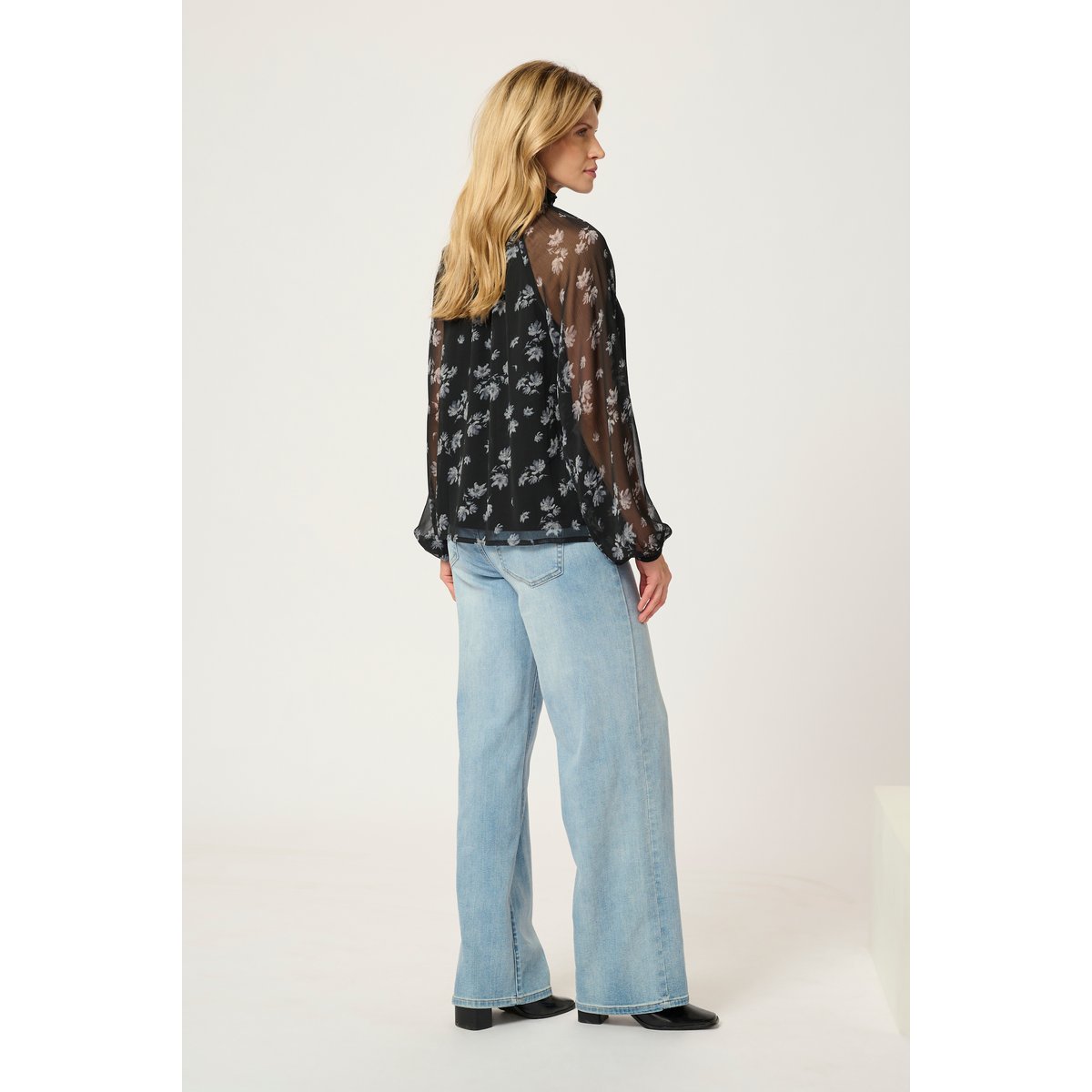 Blouse with long sleeve noir blanc fleurs, KAFFE