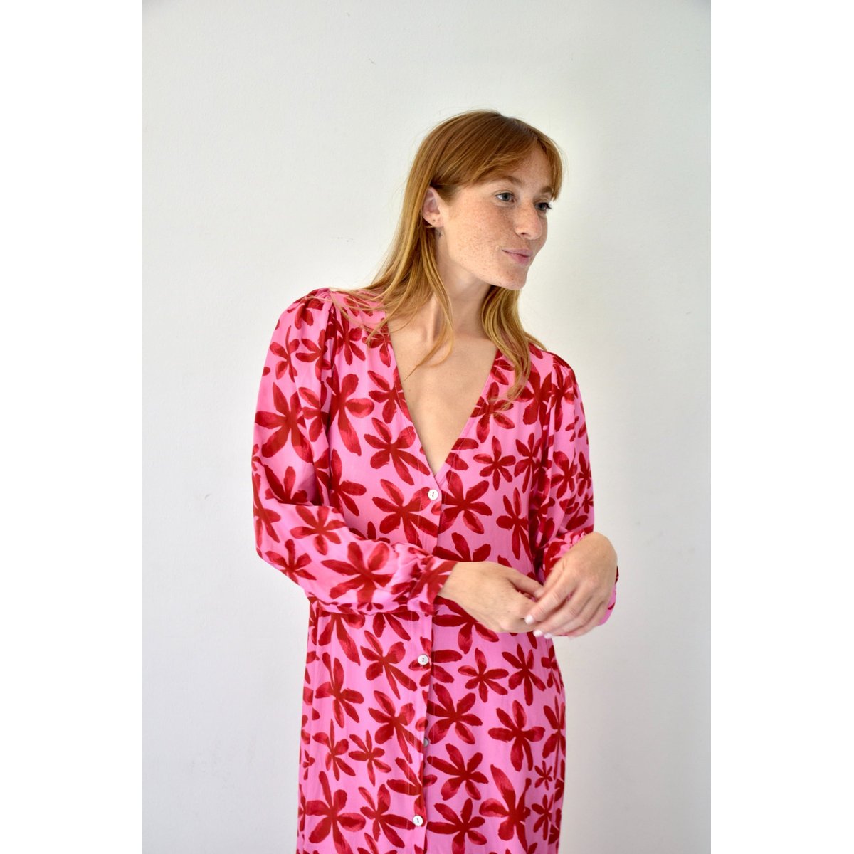 Robe longue fleurie boutonnée MICAELA rose / fuchsia, MINDTRAVELER