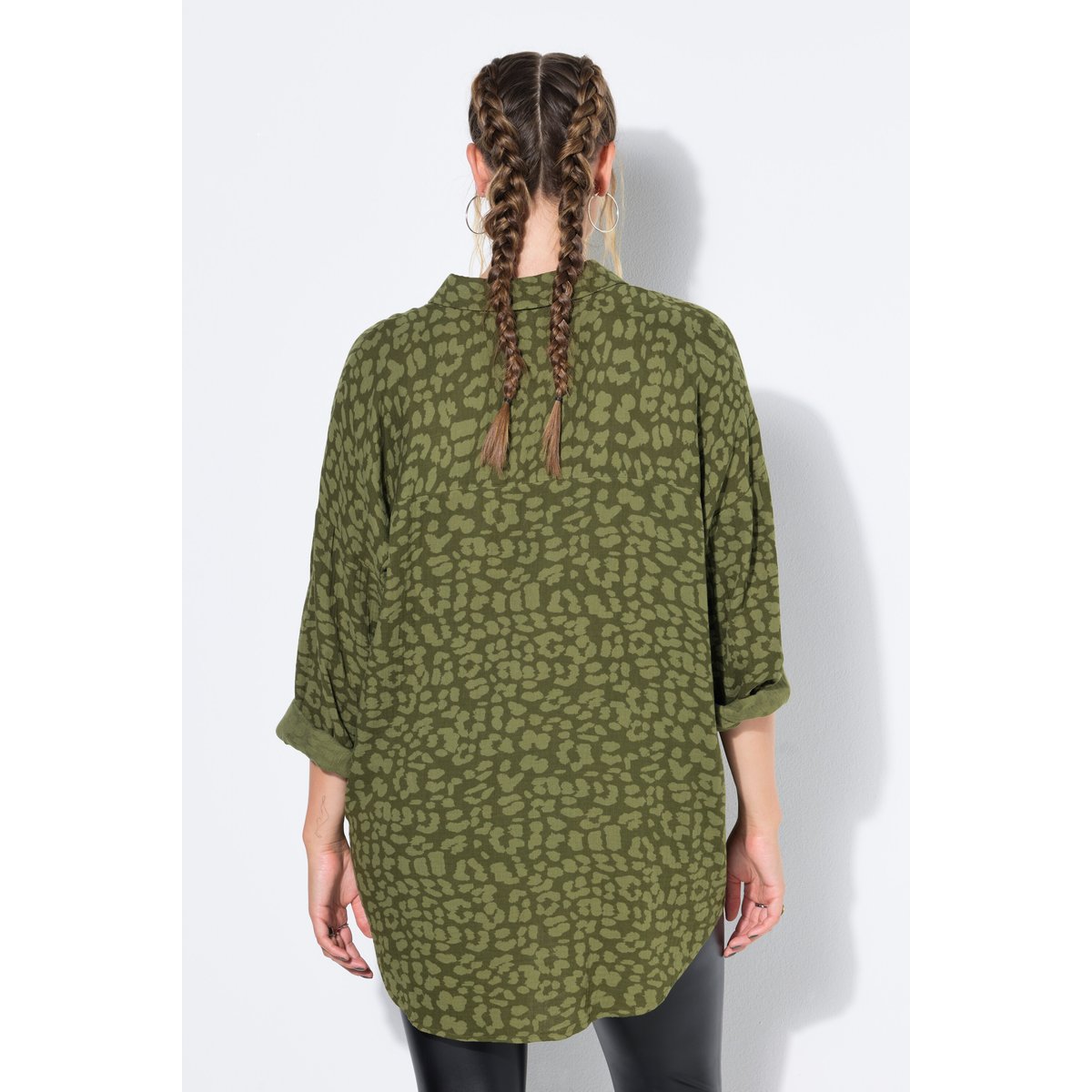 Chemisier en mousseline, coupe oversize kaki foncé, STUDIO UNTOLD