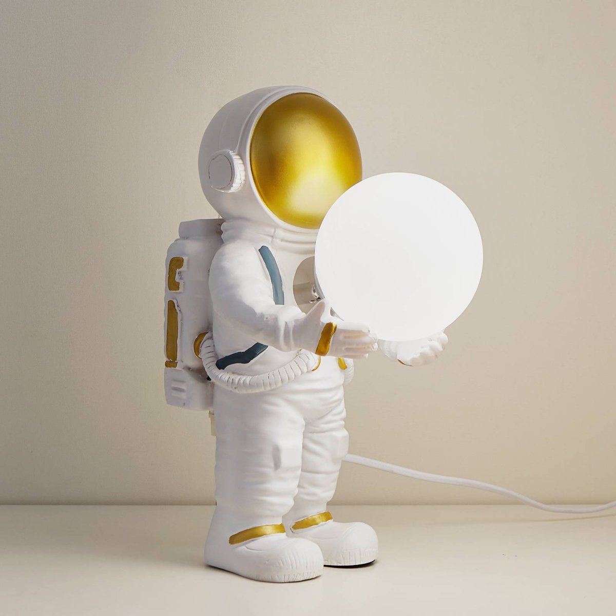 Lampe à poser en céramique jeunes, Kosmo blanc, or, LINDBY