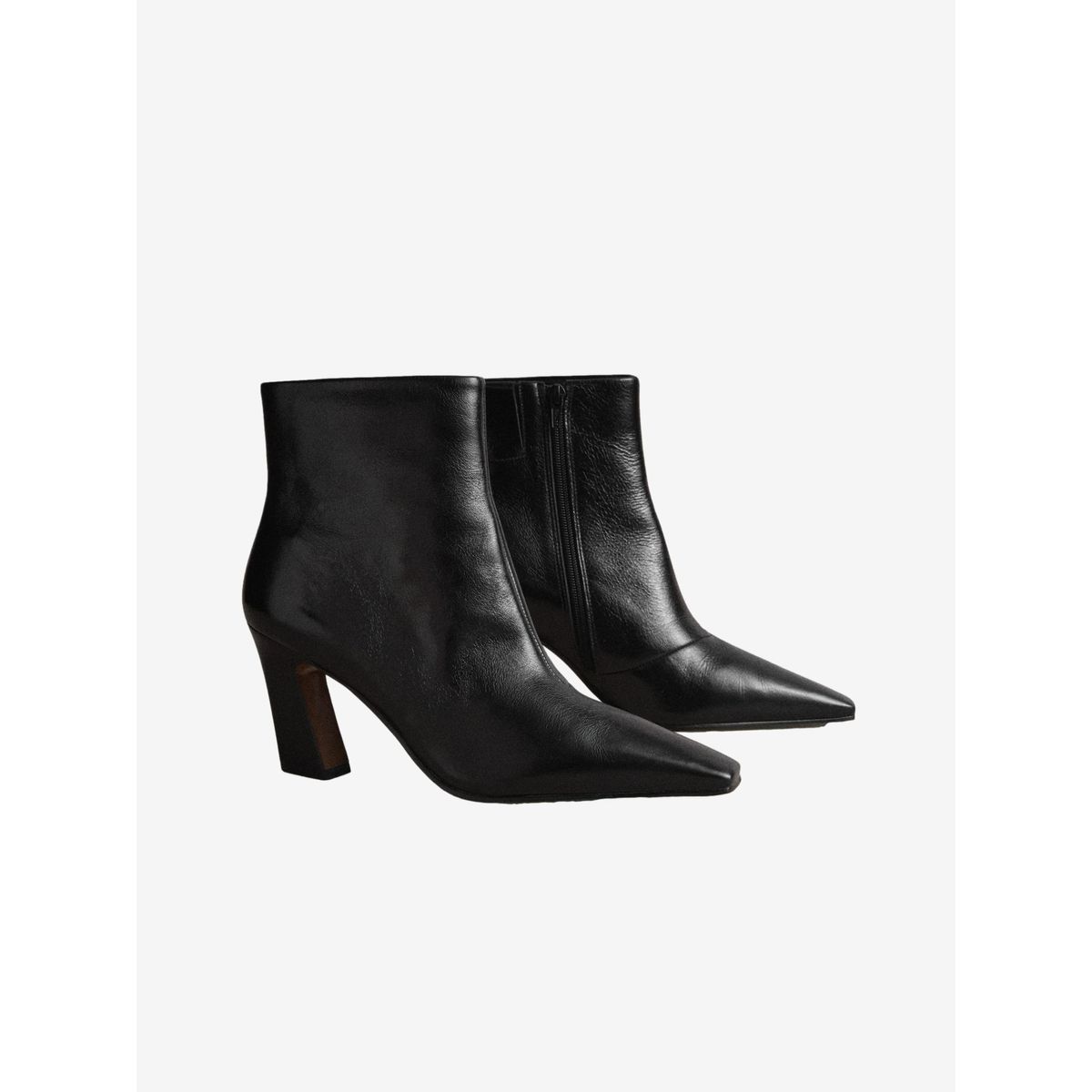 Bottines à bout ciselé et talon incurvé noir texturé, NEXT