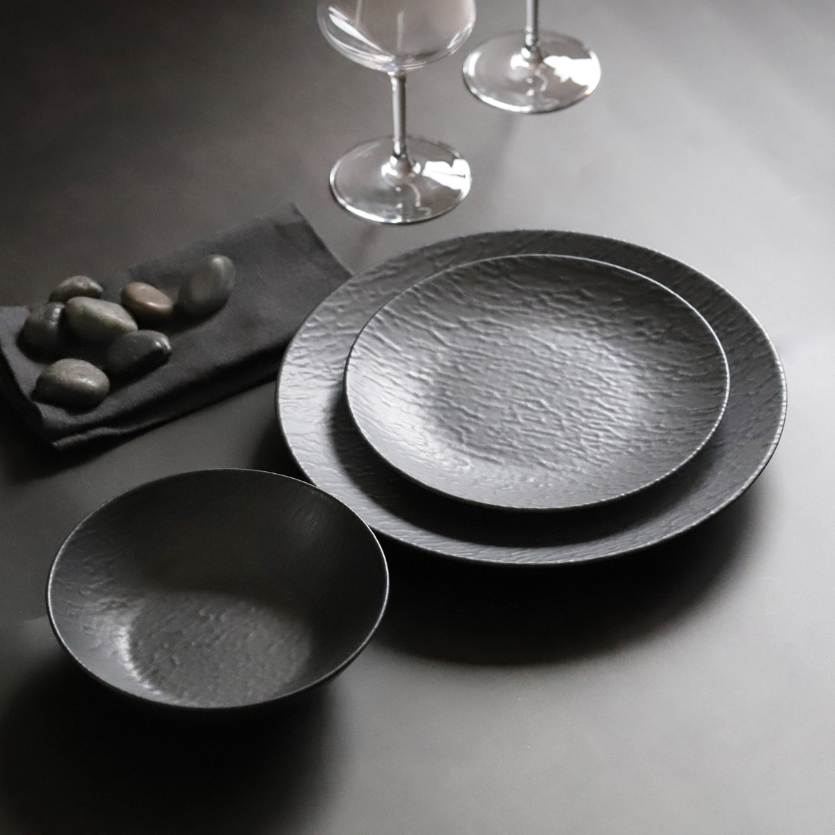 6 assiettes salade & pâtes - MICA noir, MEDARD DE NOBLAT