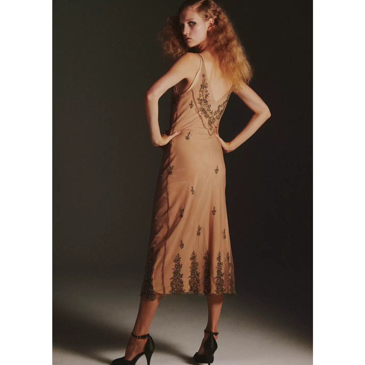 Robe en mousseline à strass nude, MANGO