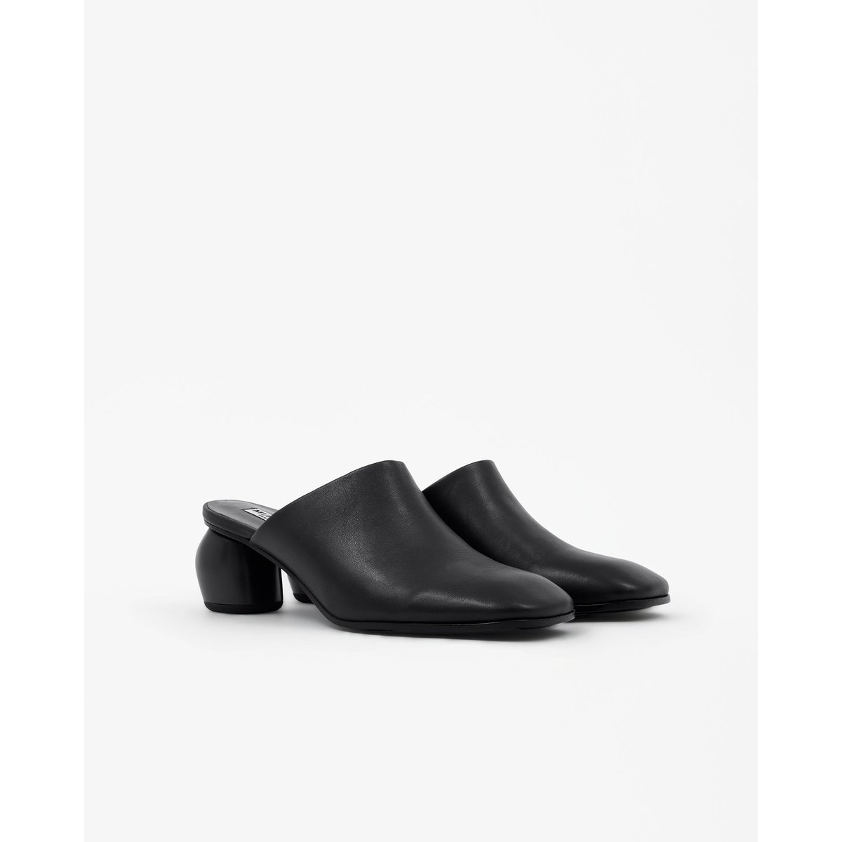 Mules à bout carré fermé JUNYA LOW noir, MI MAI