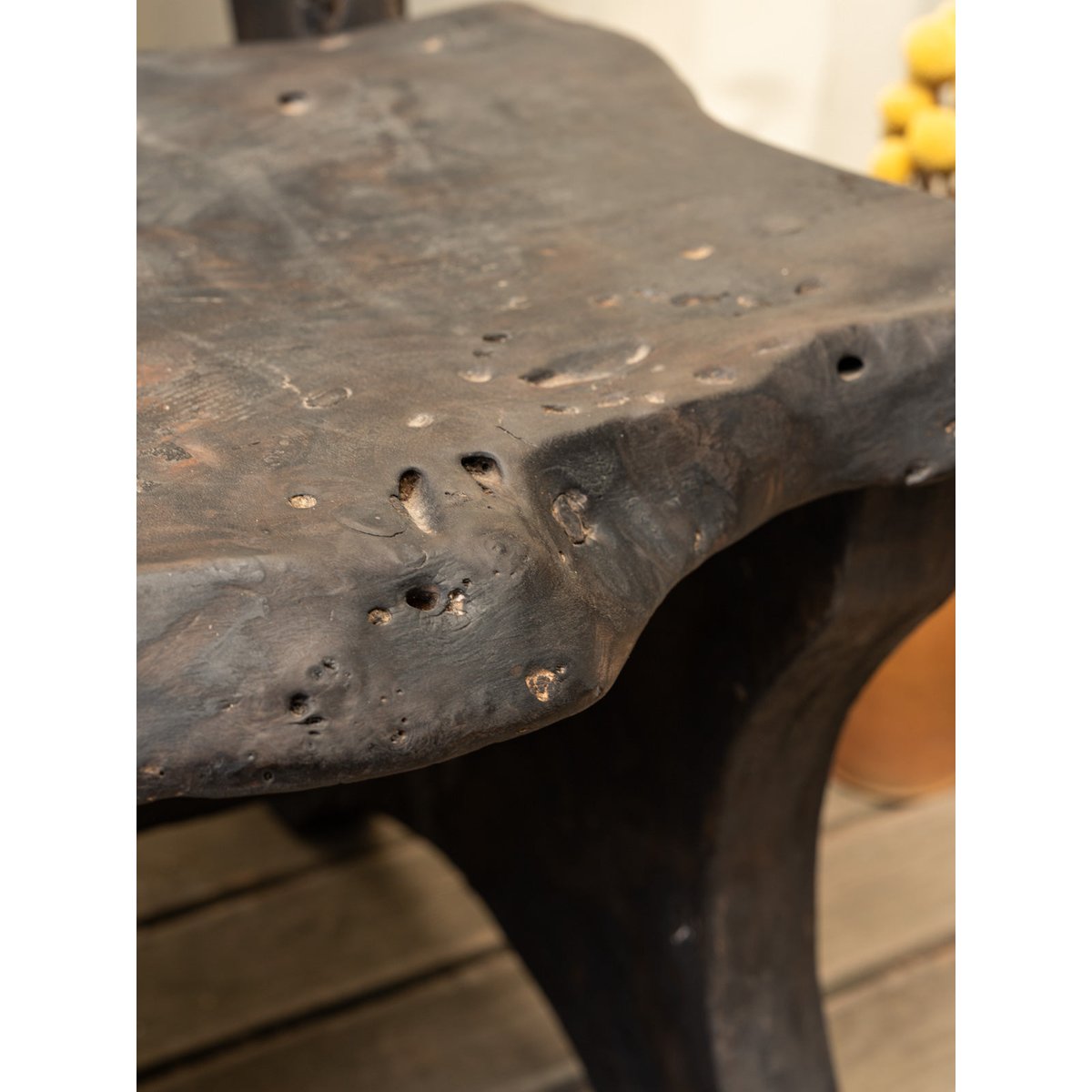 Chaise en bois noir Claude N°1518 - Bon état noir, DEBONGOUT