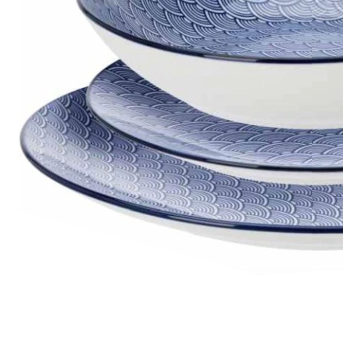 Service de 18 assiettes en porcelaine : plates, creuses et à dessert bleu & blanc, WADIGA