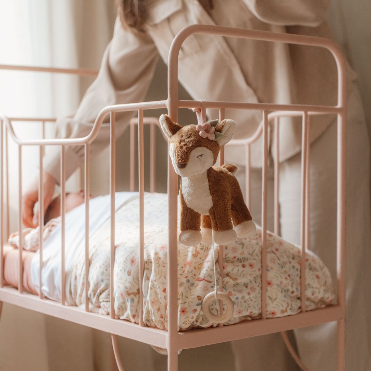 Peluche musicale rose, beige, marron, LITTLE DUTCH