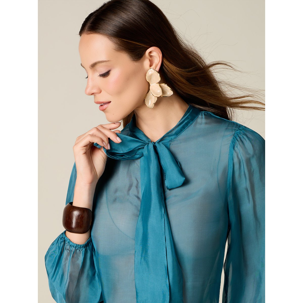 Chemise avec nœud petrol blue, OLTRE