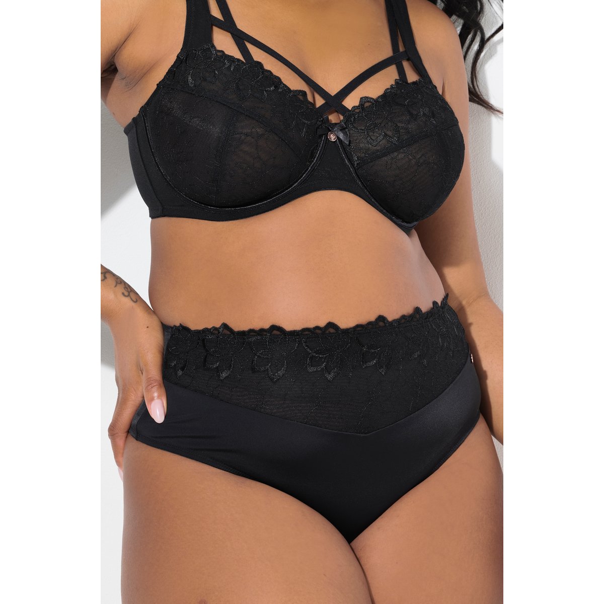 Tanga TruYou, dentelle et microfibre noir, ULLA POPKEN