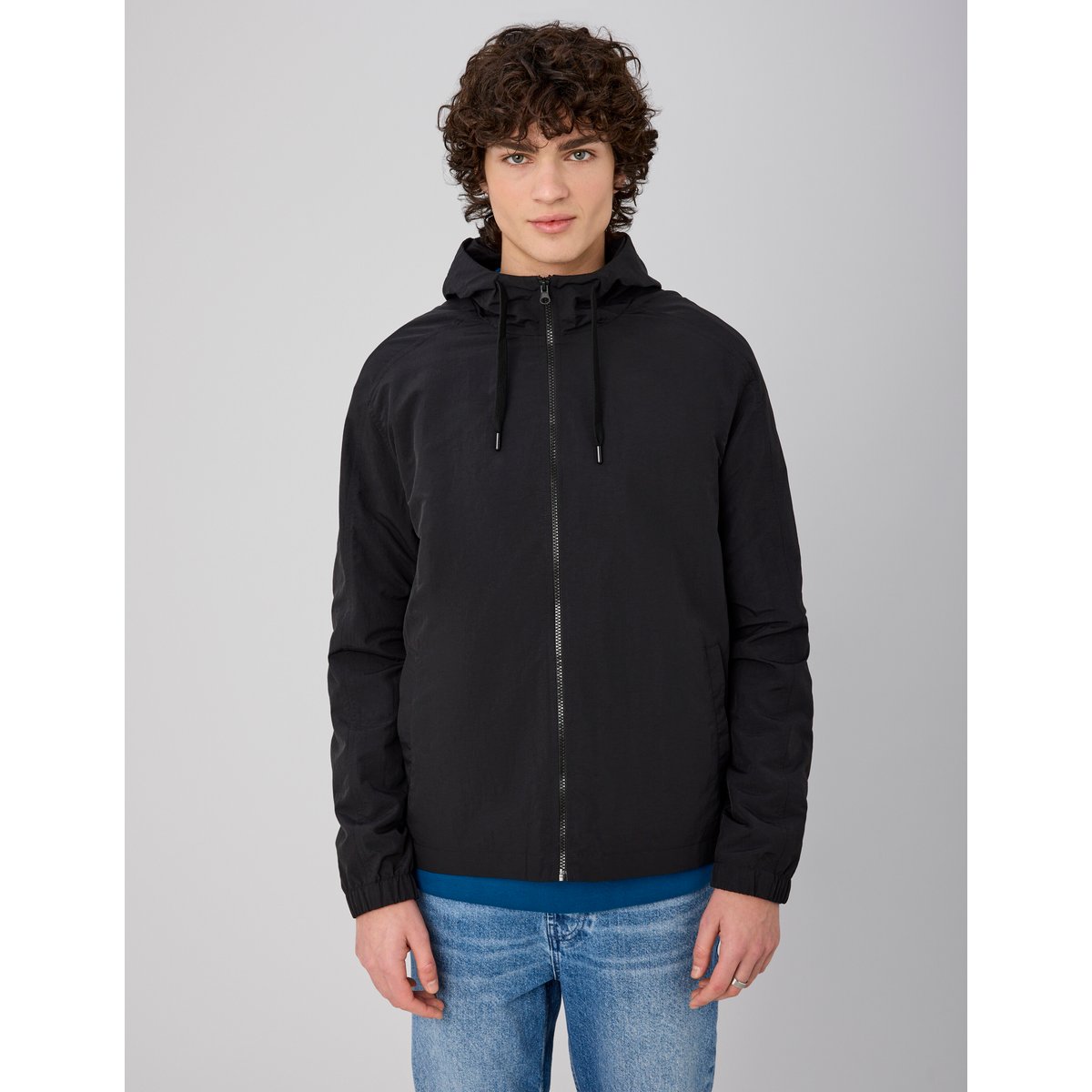 Blouson coup vent à capuche noir, BZB
