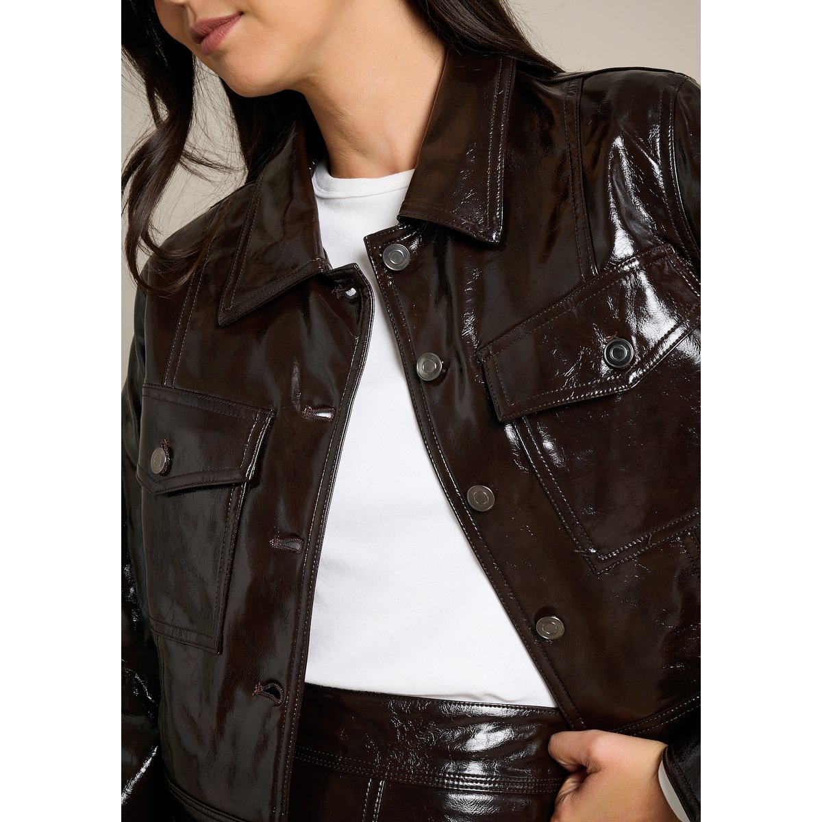 Veste effet vinyle boutonnée brun fonce chocolate, LOLALIZA