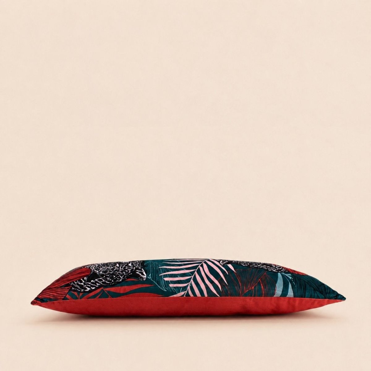 Coussin rectangulaire motifs jungle velours 70x30cm bordeau, ORNAMI