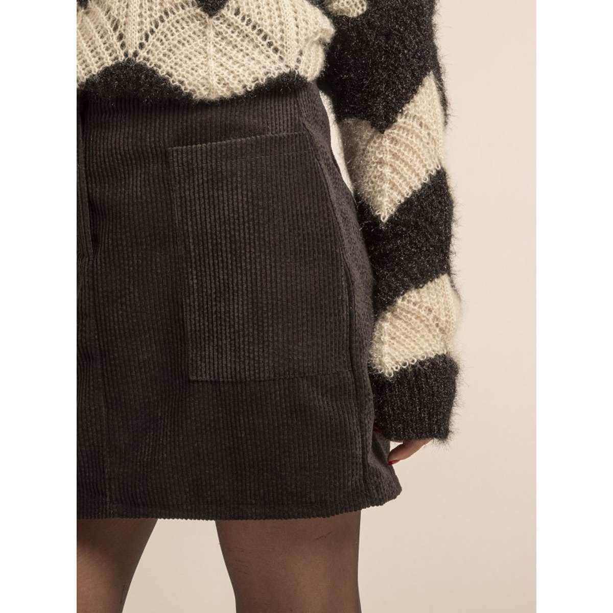 Jupe Courte Velours Cotelé Xylidine noir, DONA LISA