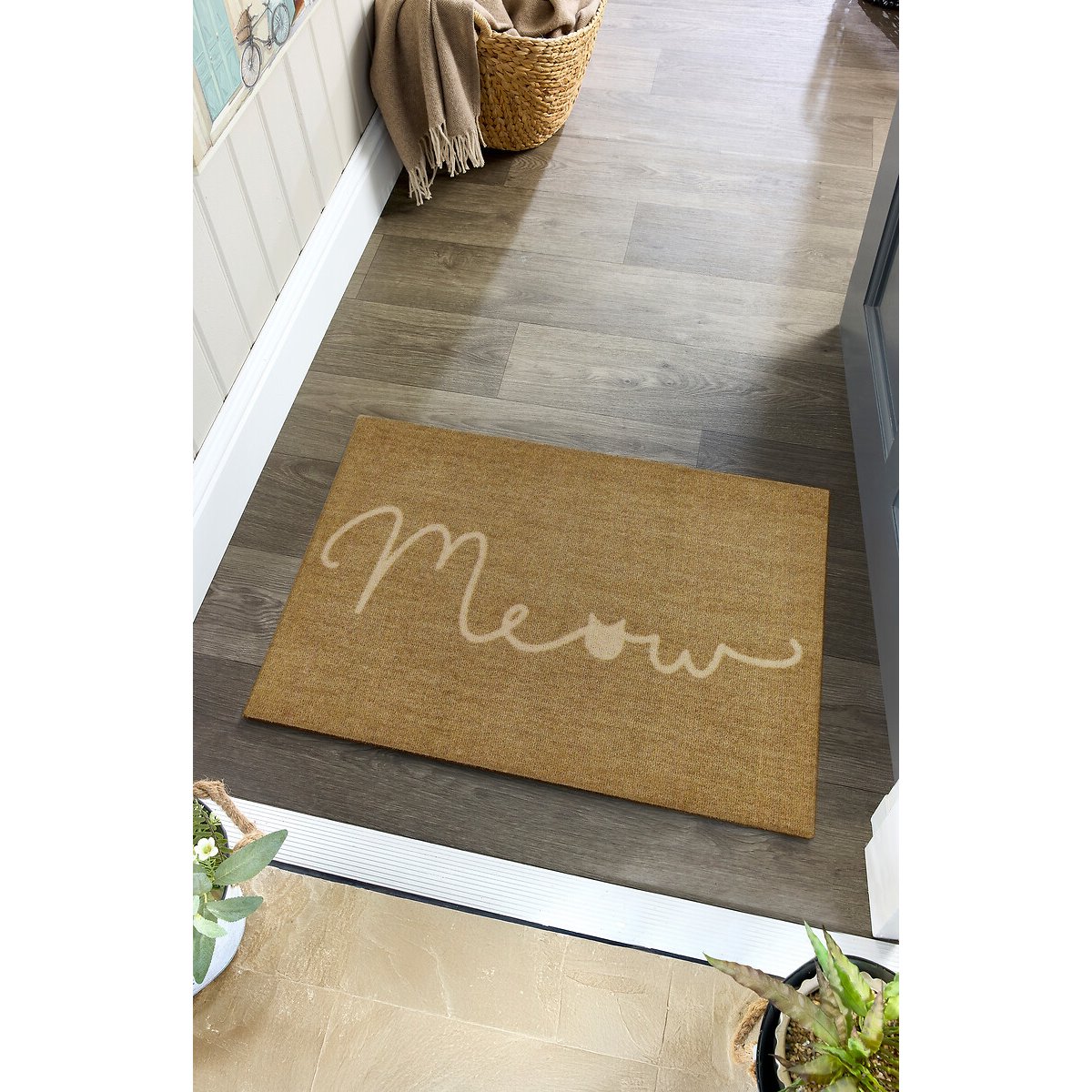 Meow Stain Resistant Pet Mat 50x75cm beige, HOWLER & SCRATCH