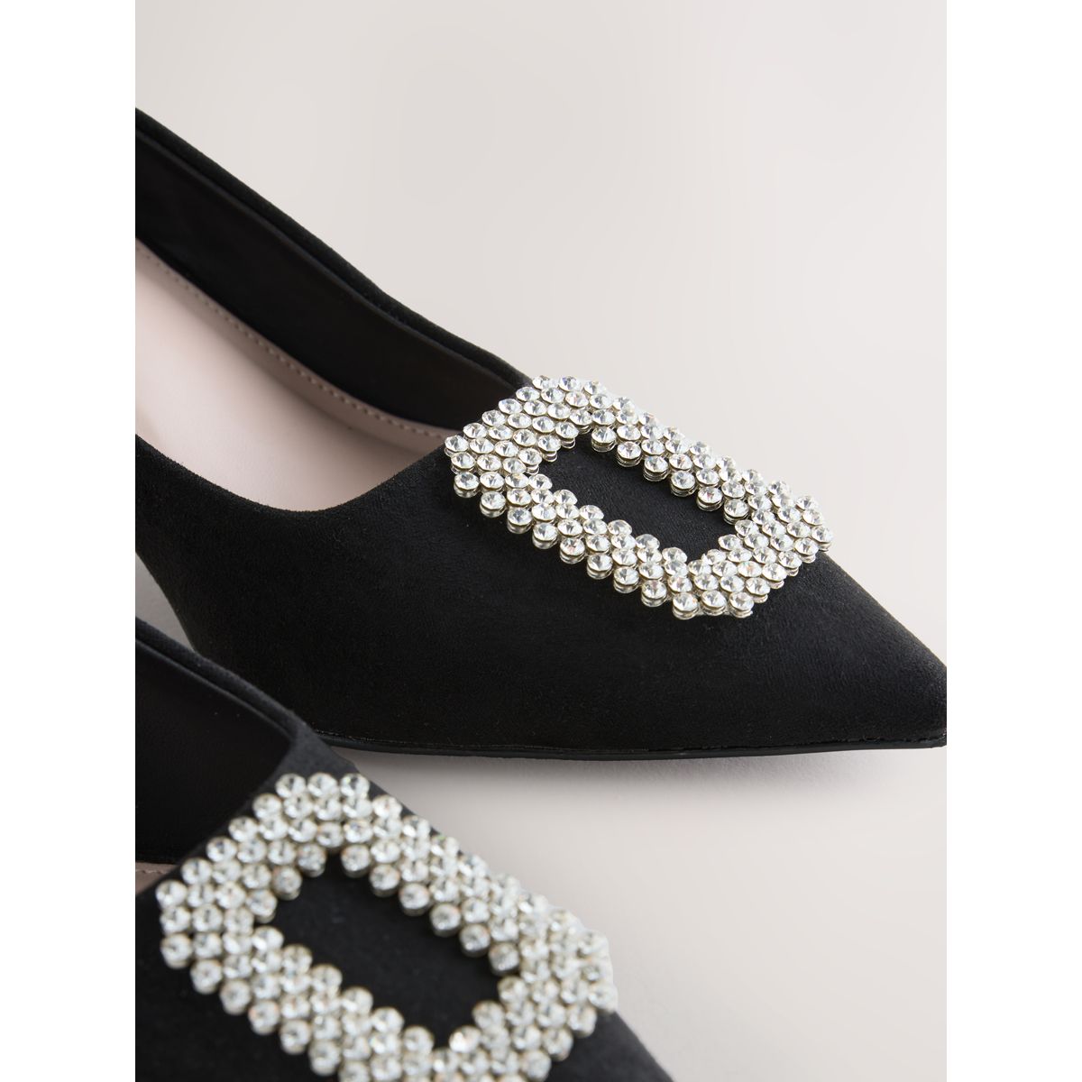 Escarpins pointus avec bijou forever comfort noir, NEXT