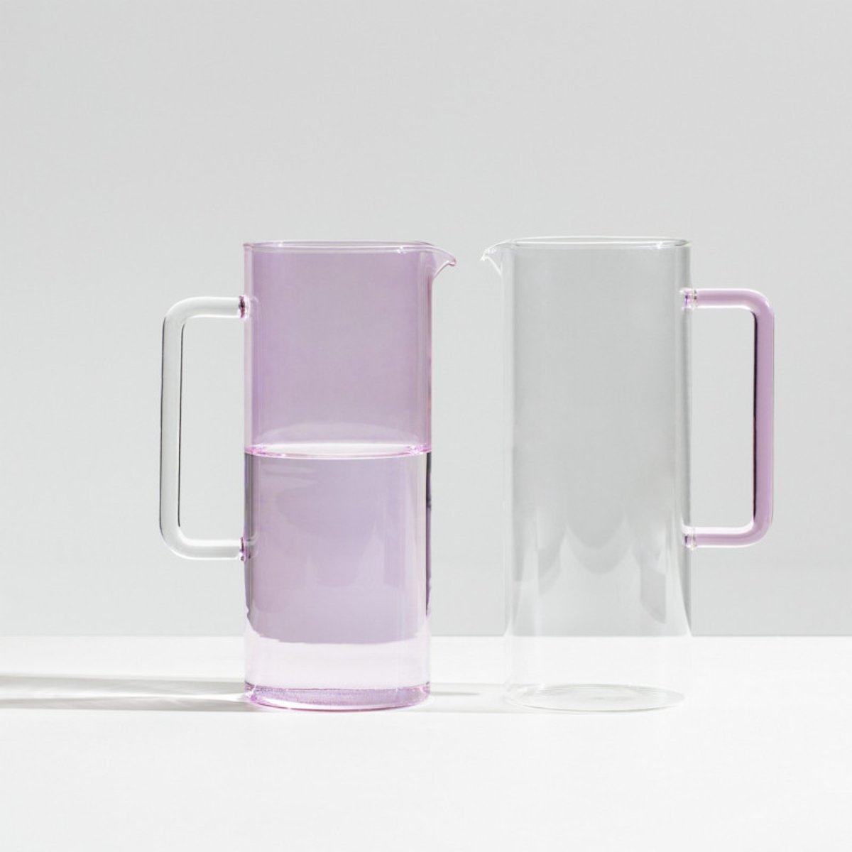 Carafe à eau design droite verre  TUBE rose, ICHENDORF