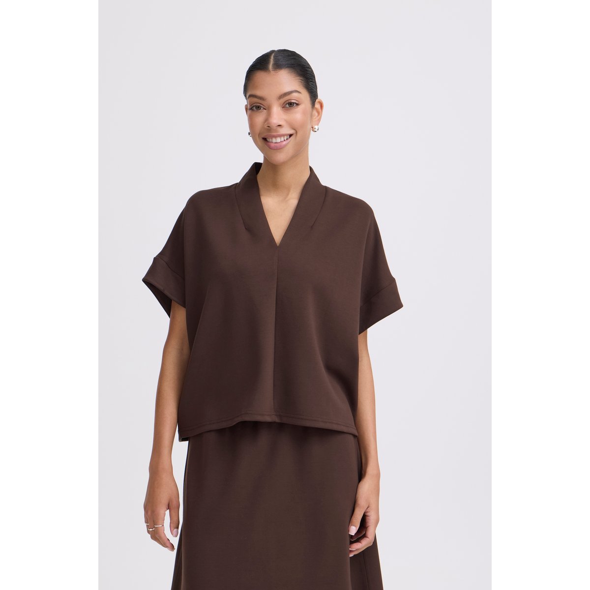 Blouse manches courtes, col V, coupe ample marron java, B.YOUNG