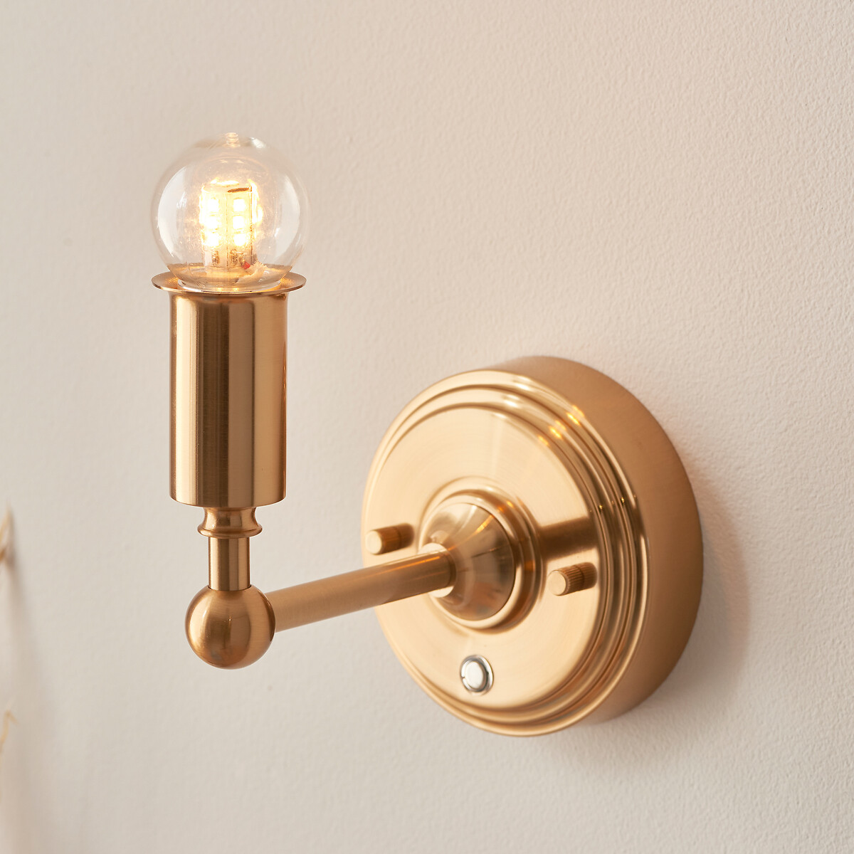 Briar Rechargeable Wall Light in Aged Brass aged brass, ÉDITÉ