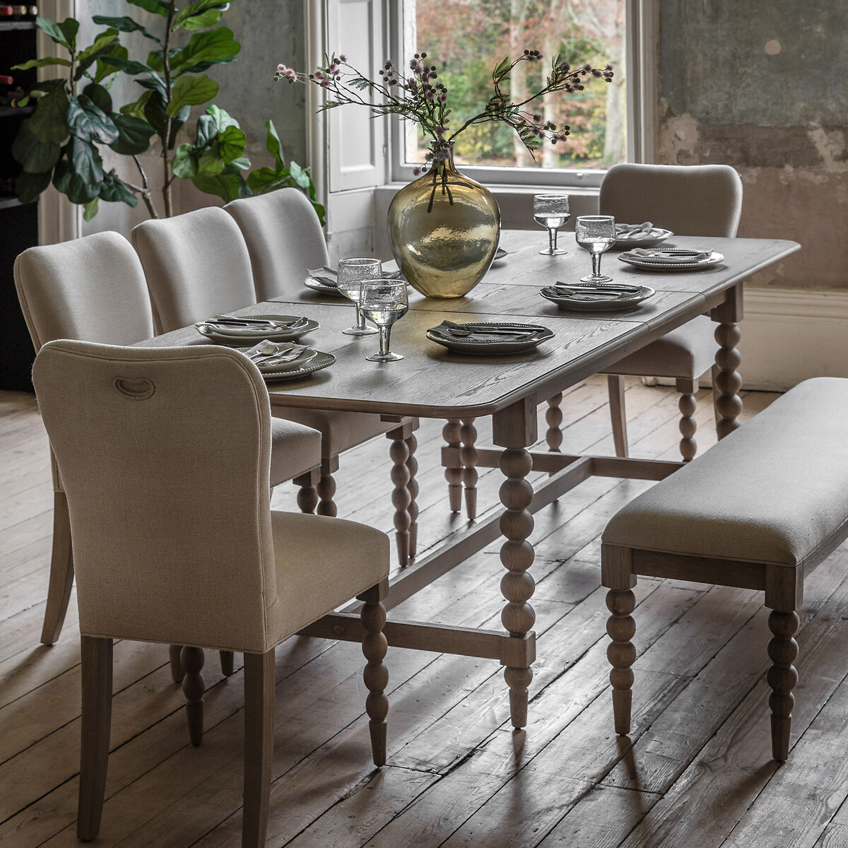 Ames Oak Extendable Dining Table with Pompom Legs (Seats 6-8) oak, ÉDITÉ