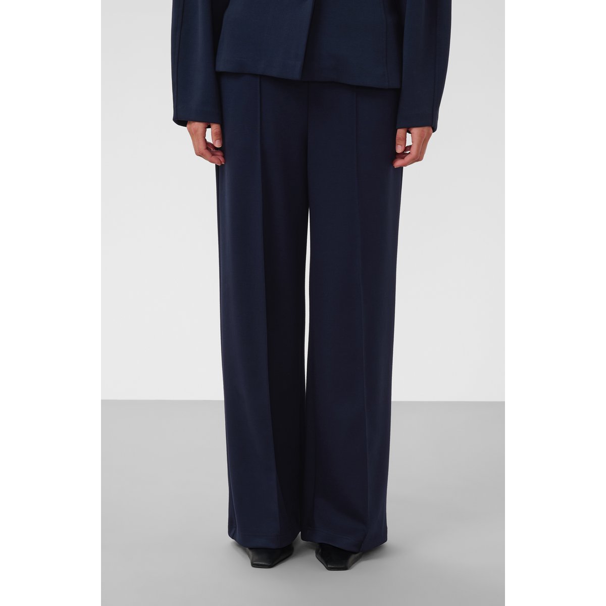 Pantalon Tricoté bleu night sky, SOAKED IN LUXURY