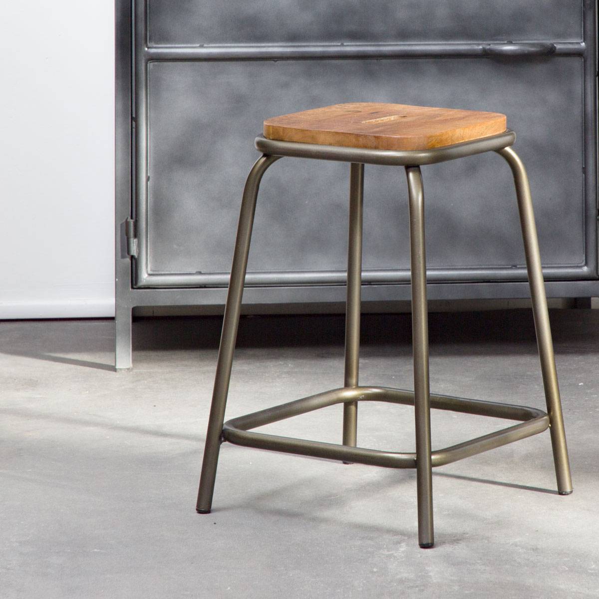 Tabouret en métal et bois massif MARCUS gris, MADE IN MEUBLES