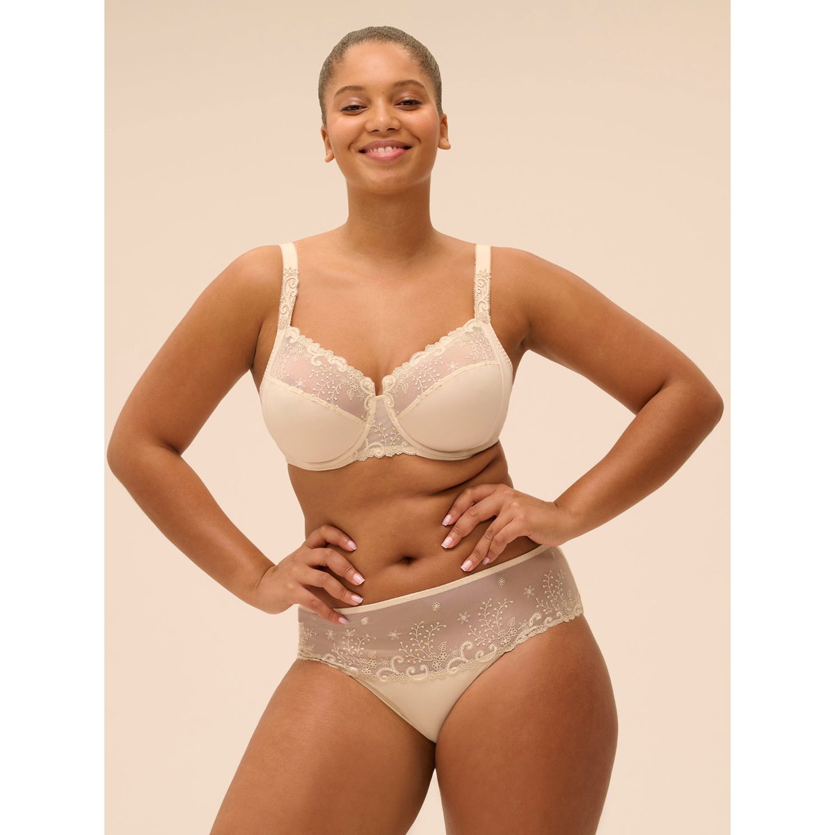 Soutien-gorge avec armatures emboitant, DÉLICE beige, SIMONE PERELE