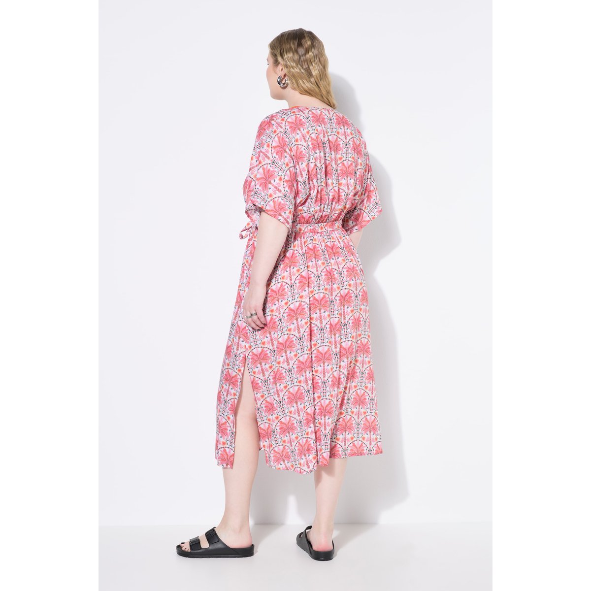 Robe caftan avec ceinture à nouer blanc cassé, STUDIO UNTOLD