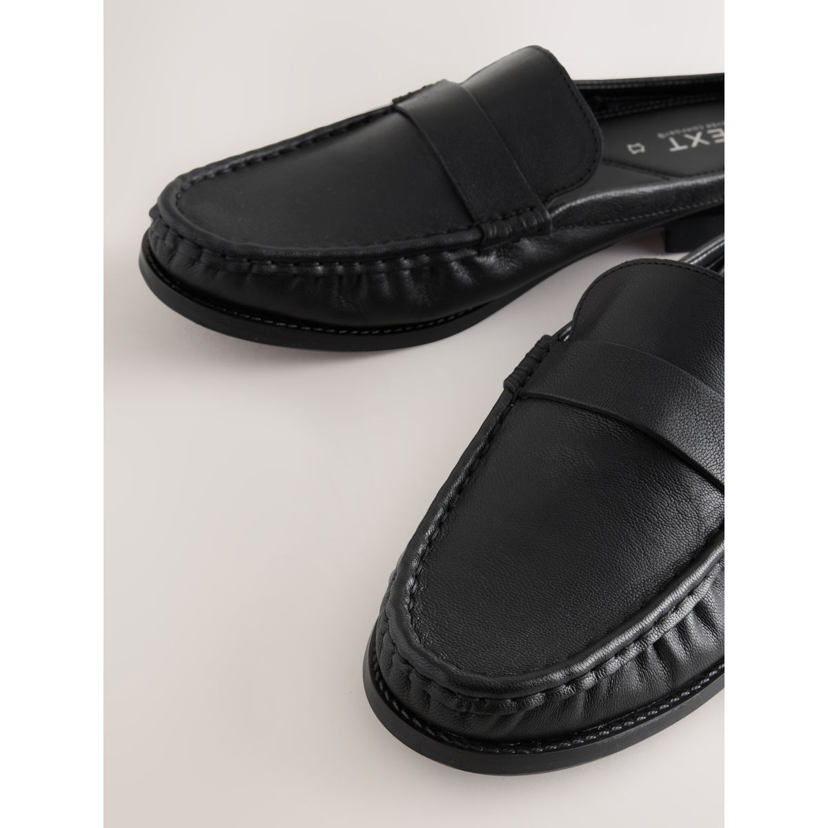 Mules froncées en cuir forever comfort® noir, NEXT