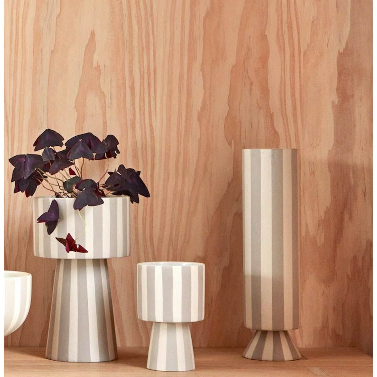 Pot de fleurs en grès à rayures LIVING beige, OYOY LIVING DESIGN