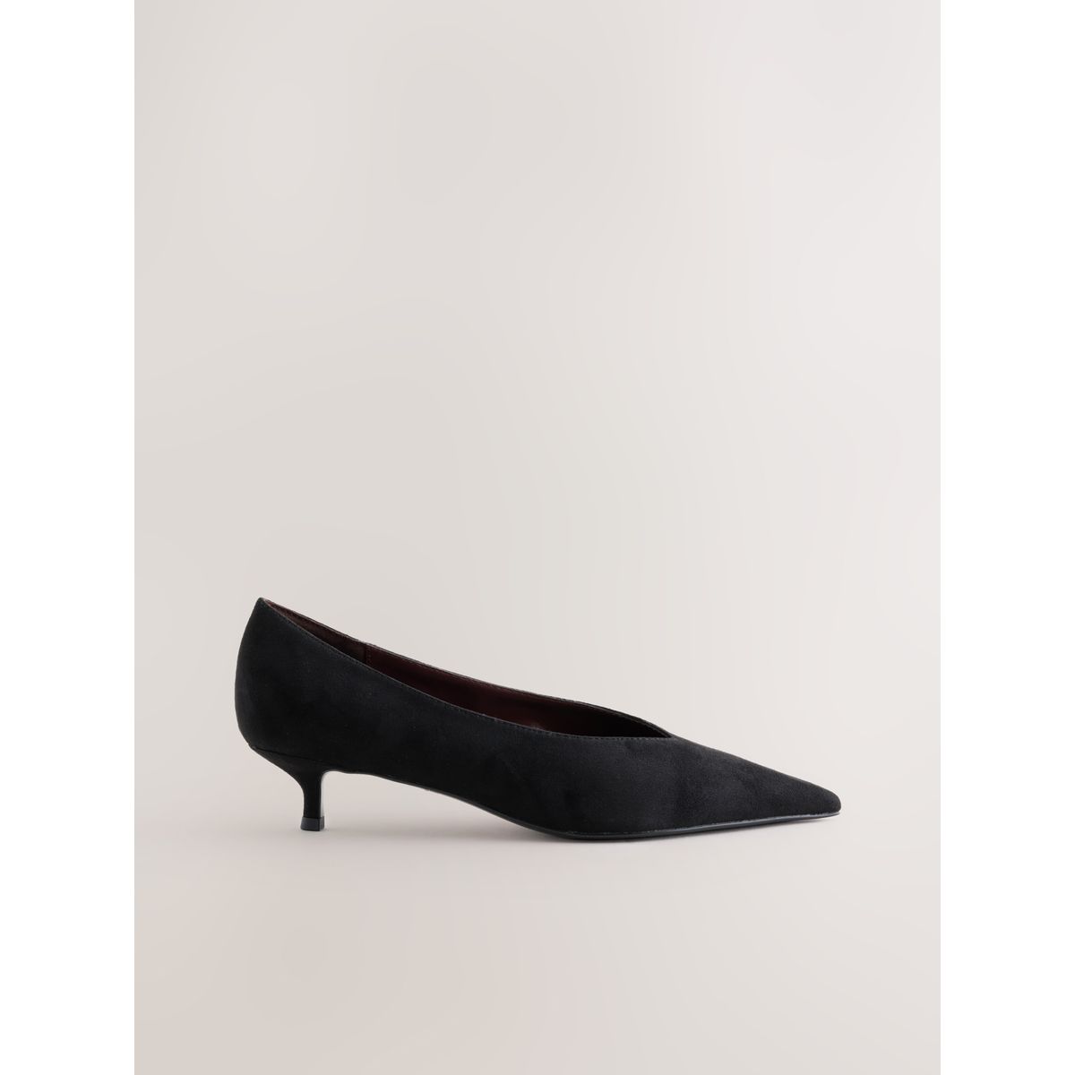 Chaussures pointues à talon kitten noir, NEXT