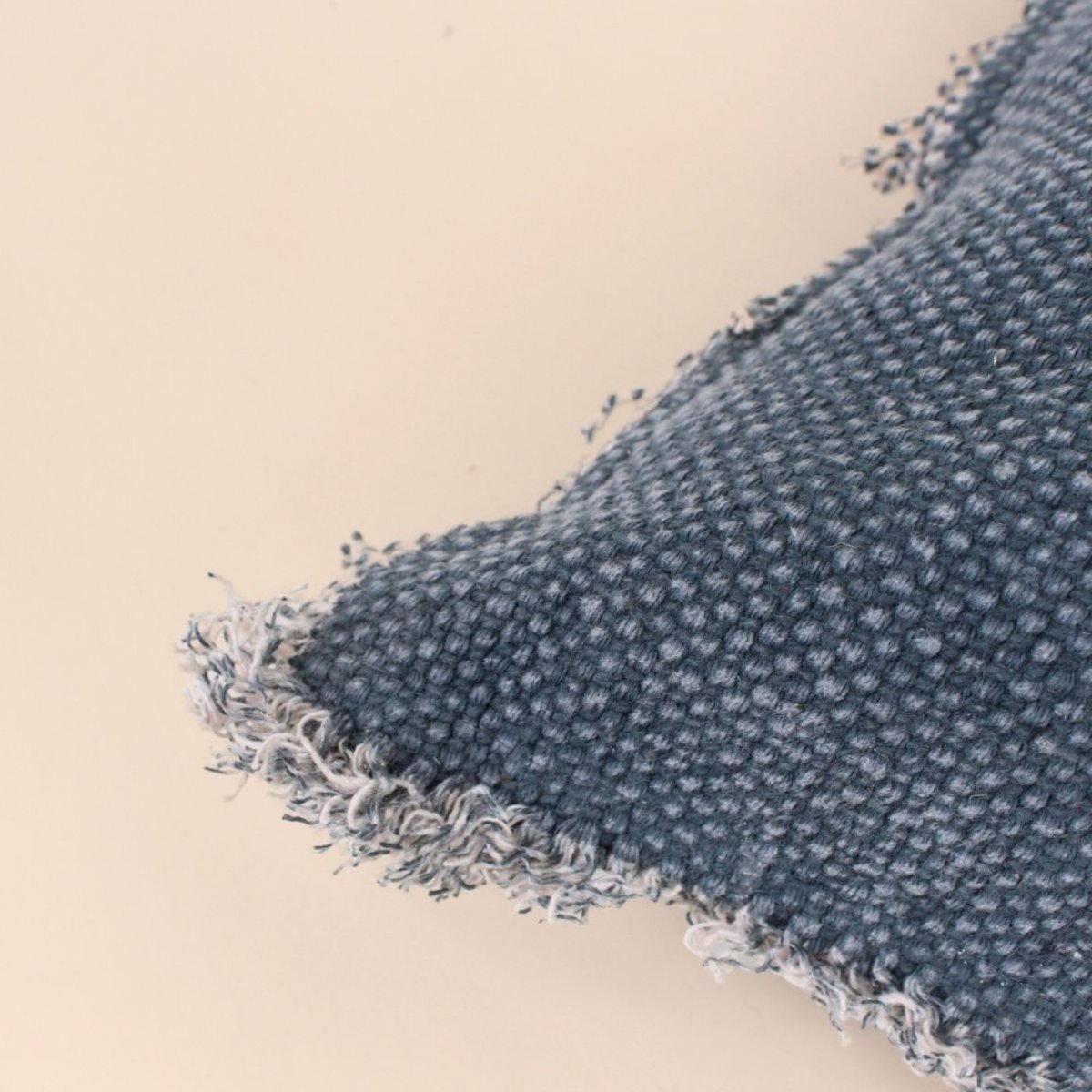 Coussin effet à franges 40x40cm bleu, ORNAMI
