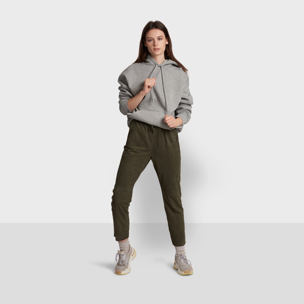 Pantalon en daim à taille élastiquée GIFT kaki foncé, OAKWOOD