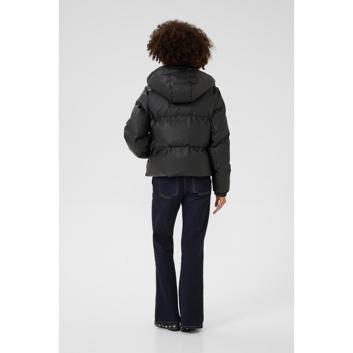 Manteau noir, CULTURE
