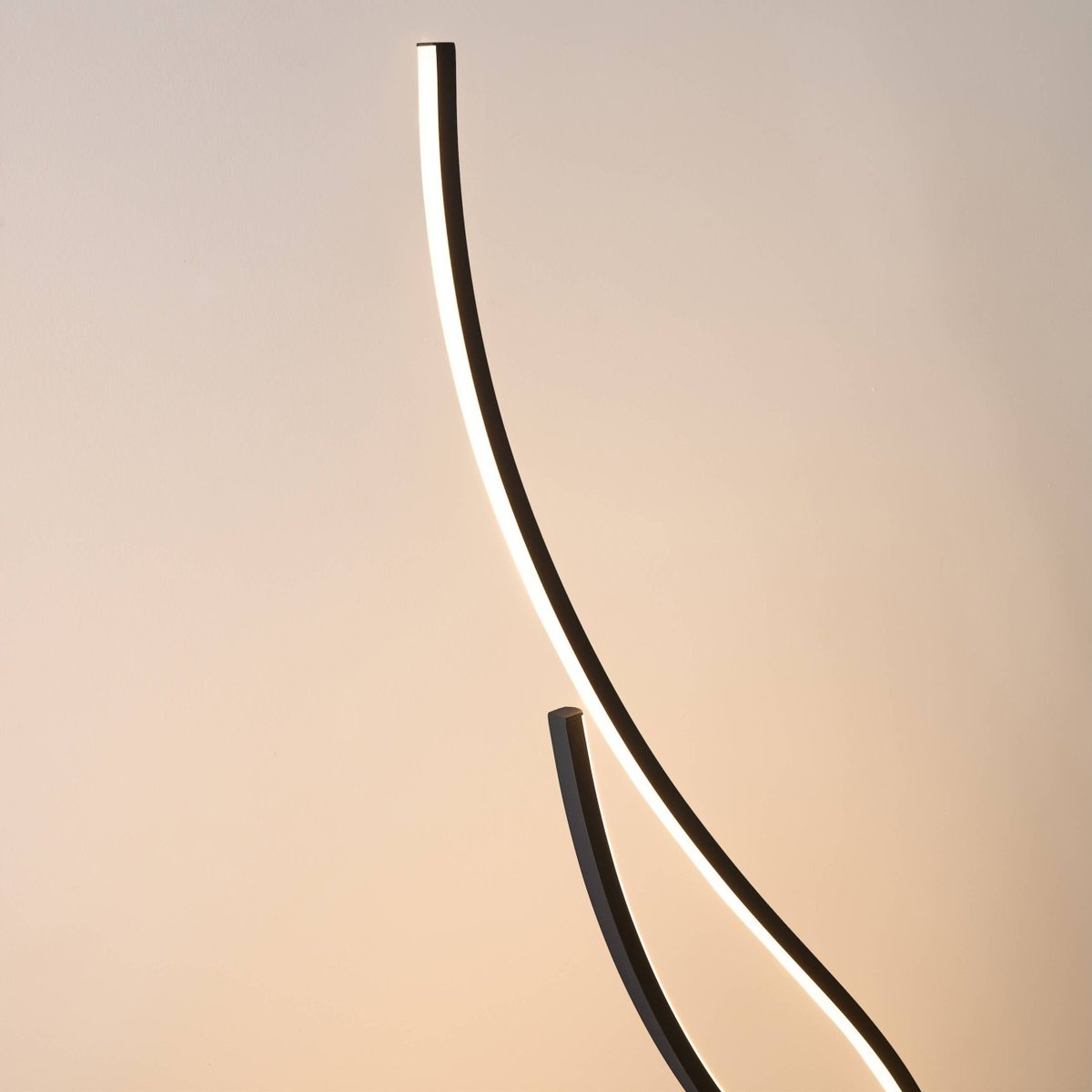 Lampadaire LED ondulé dimmable - YSORIA noir, KOSILUM