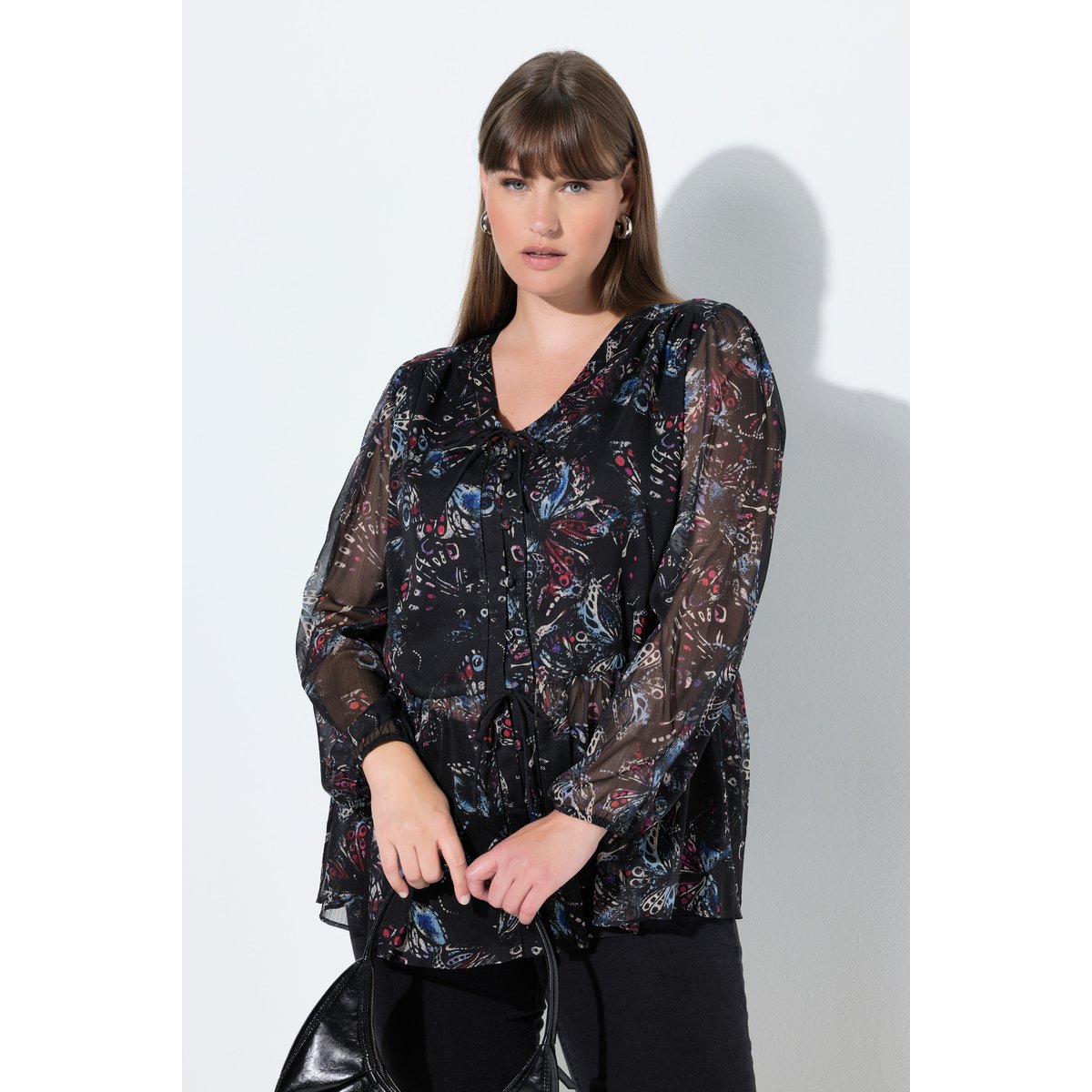 Blouse décolleté en V et manches longues noir, ULLA POPKEN