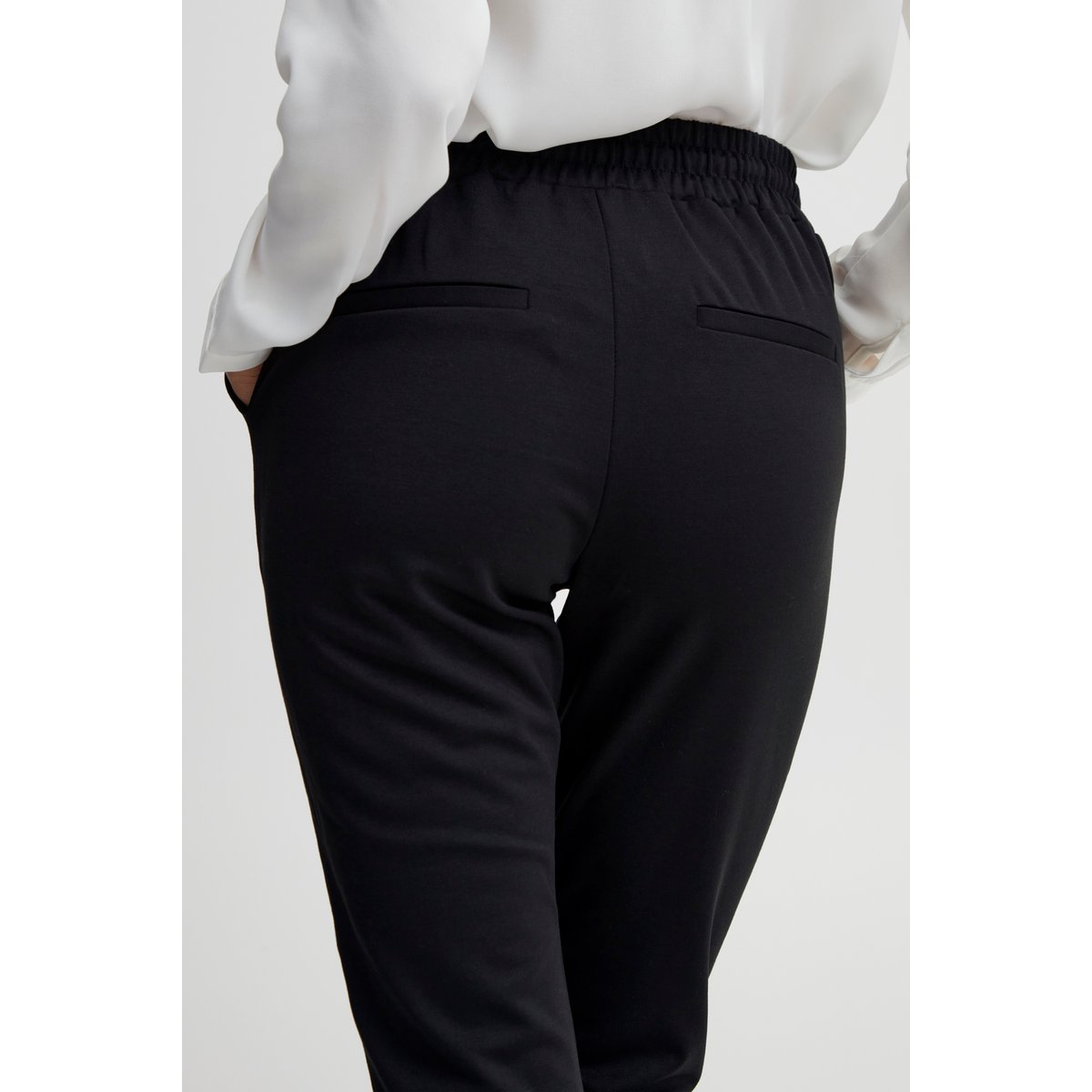 Pantalon coupe droite, longueur cheville, taille élastiquée noir, B.YOUNG
