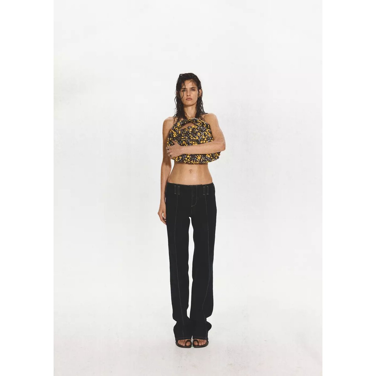 Jean taille basse avec surpiqûres contrastantes bleu, MANGO